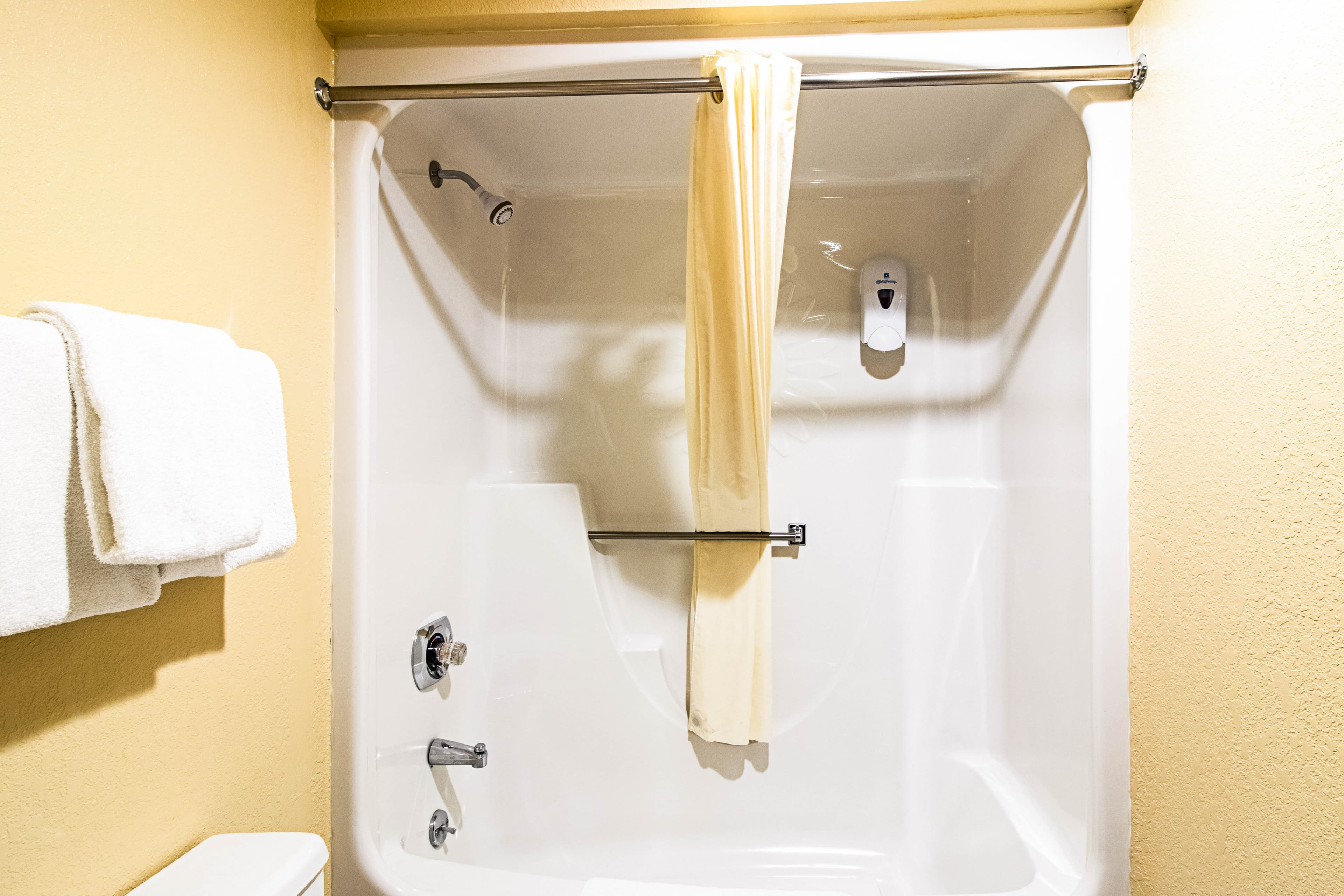 Econo Lodge Watertown — 19