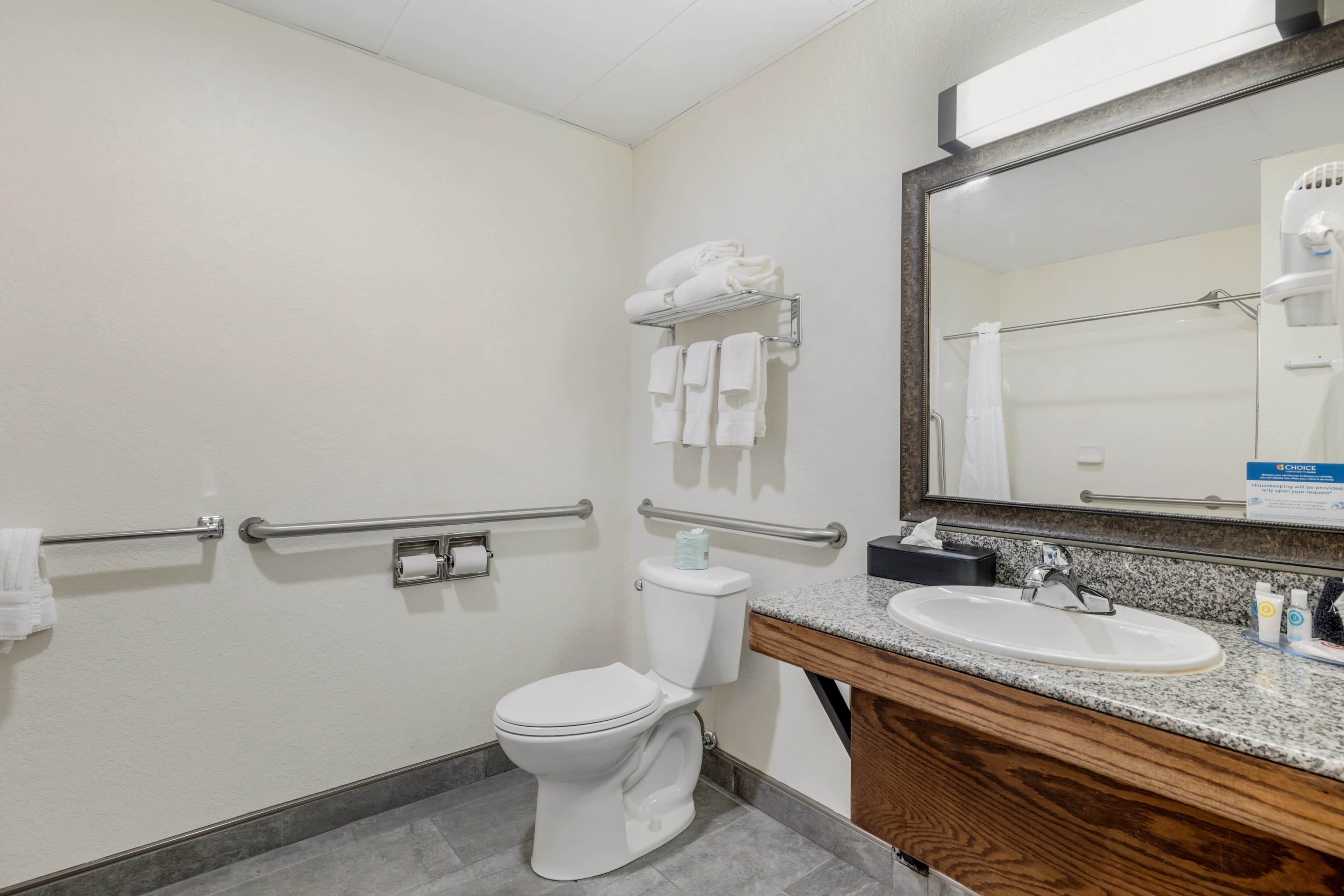 Comfort Inn & Suites Mt. Rushmore — 24