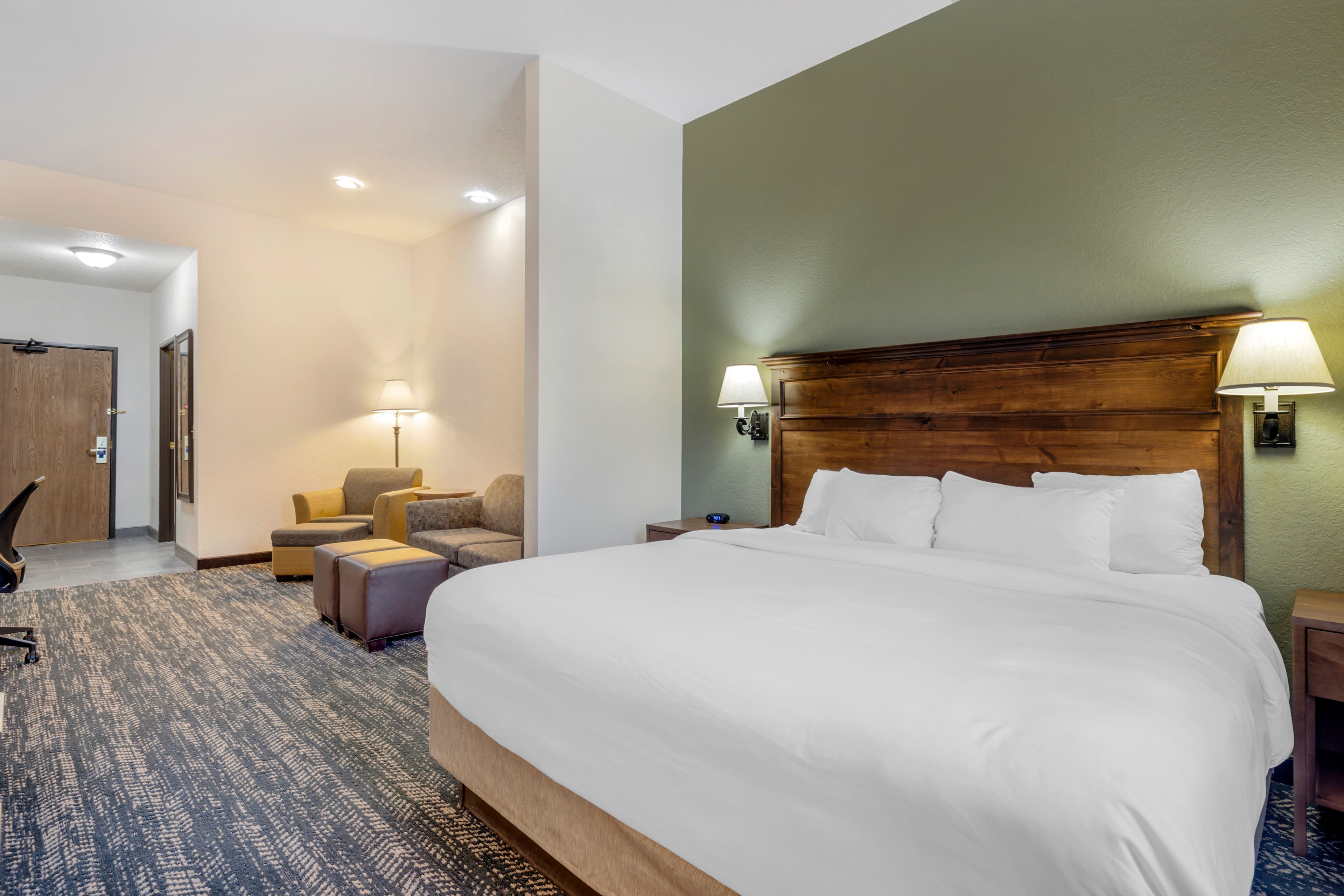 Comfort Inn & Suites Mt. Rushmore — 15