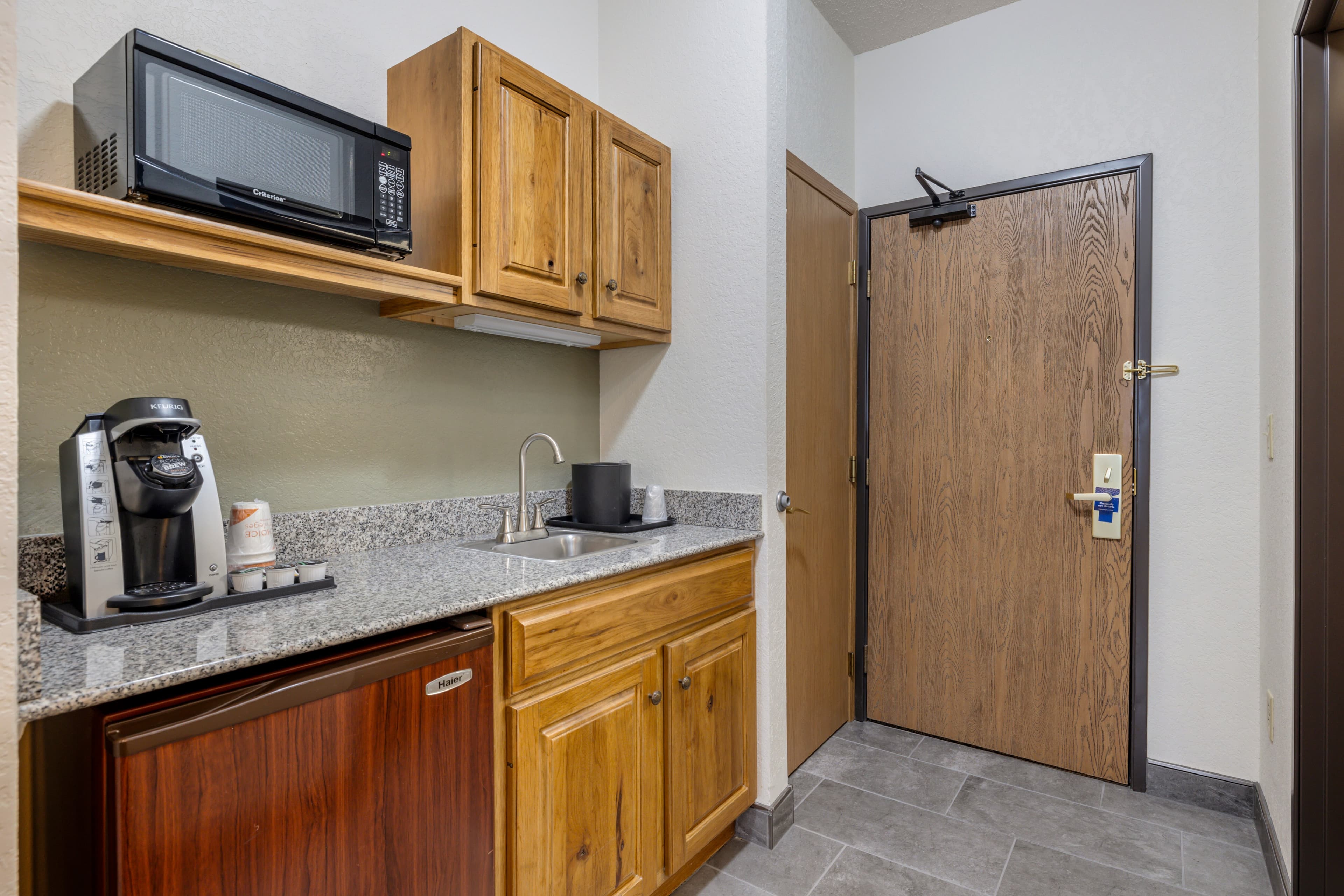 Comfort Inn & Suites Mt. Rushmore — 8