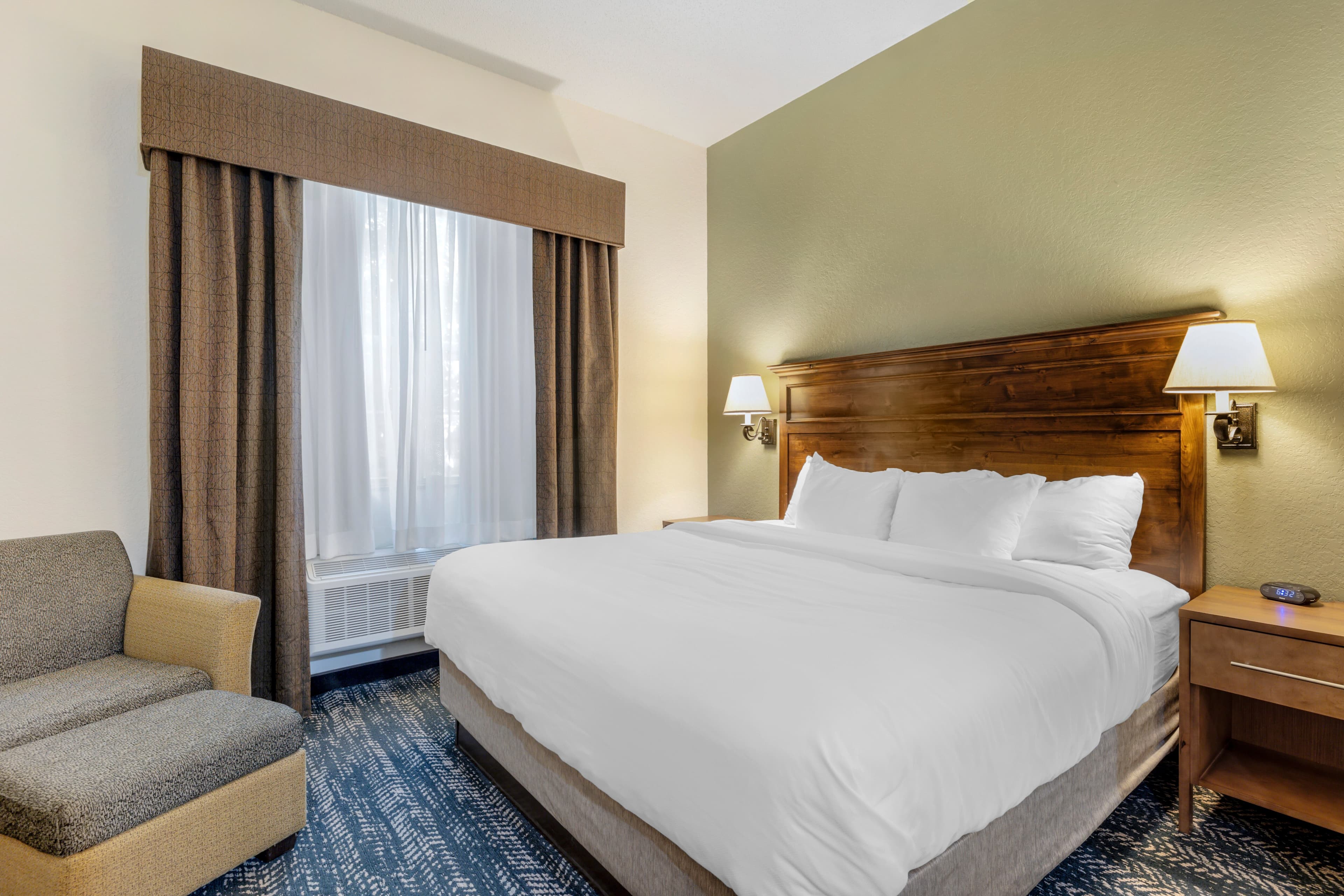 Comfort Inn & Suites Mt. Rushmore — 6