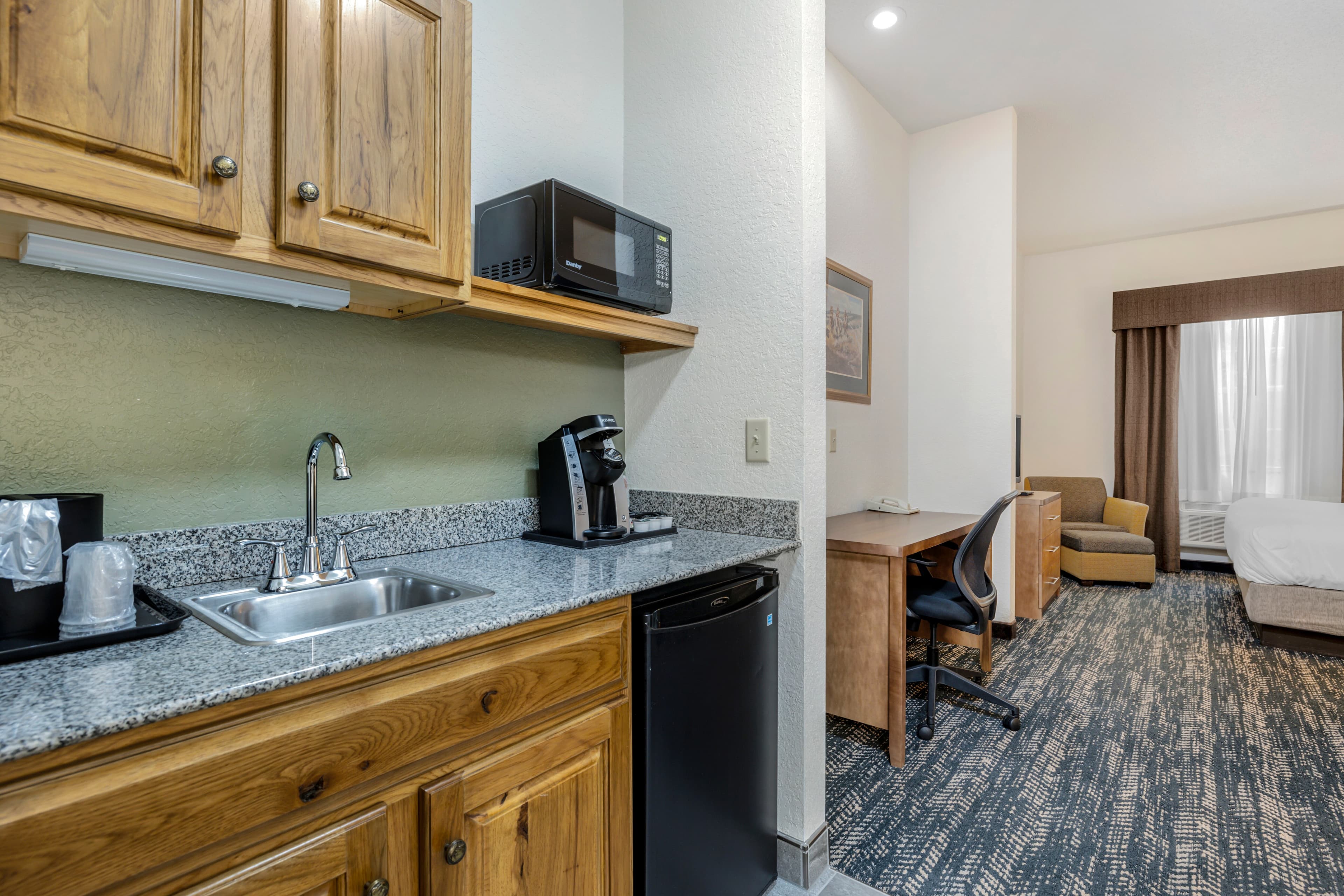 Comfort Inn & Suites Mt. Rushmore — 9
