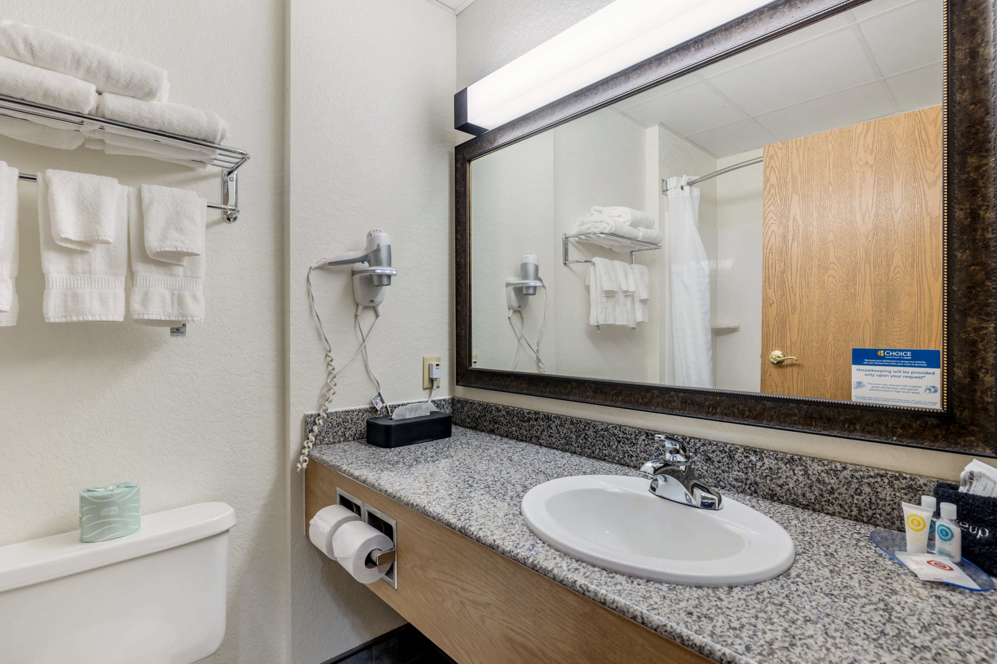 Comfort Inn & Suites Mt. Rushmore — 17