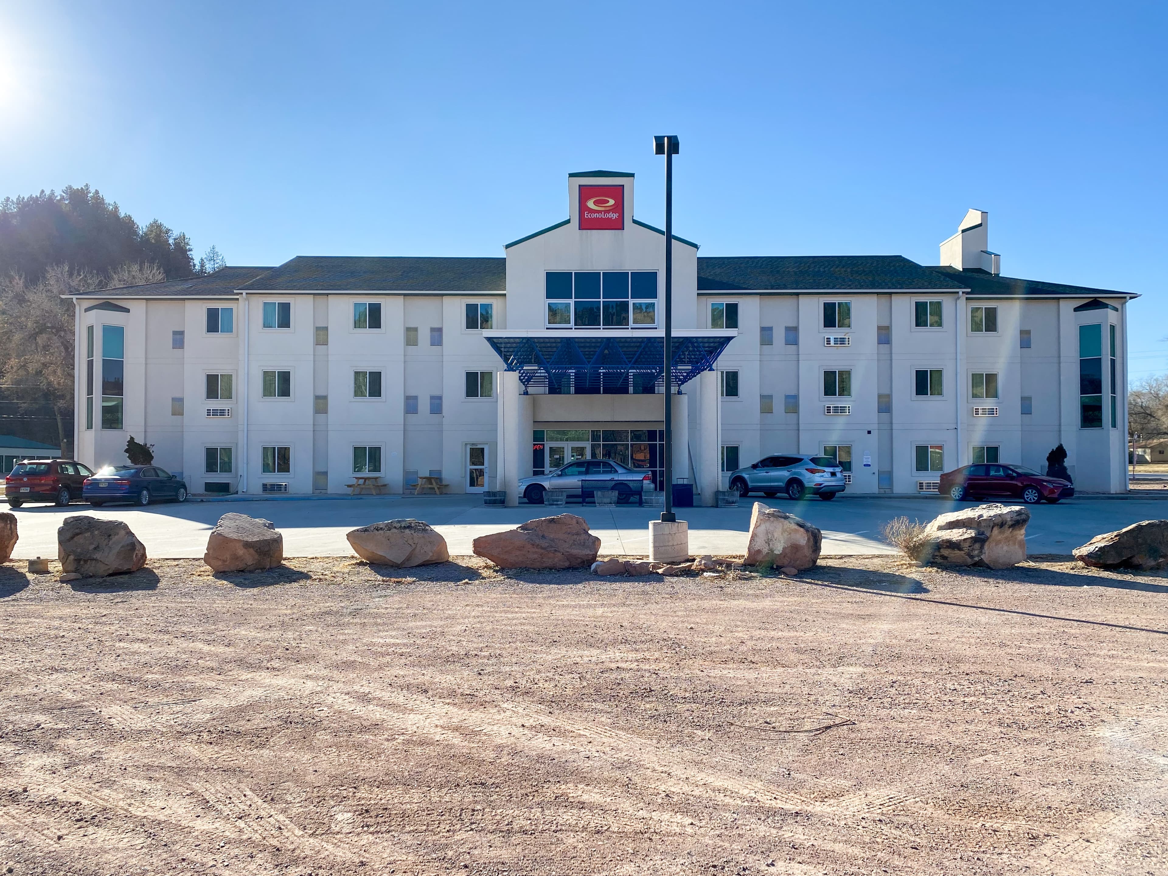 Econo Lodge Hot Springs South - Image 1