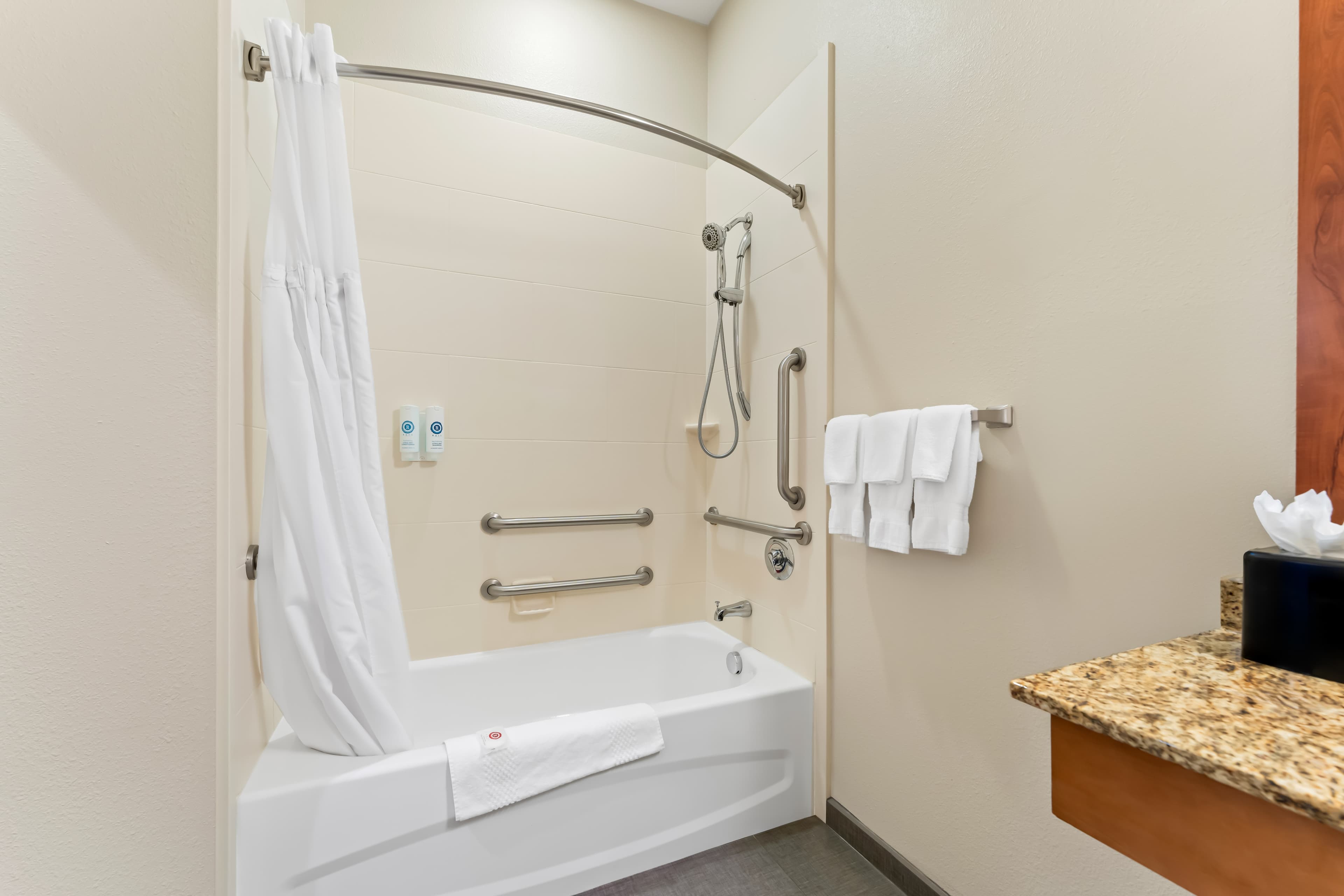 Comfort Inn & Suites Avera Southwest — 5