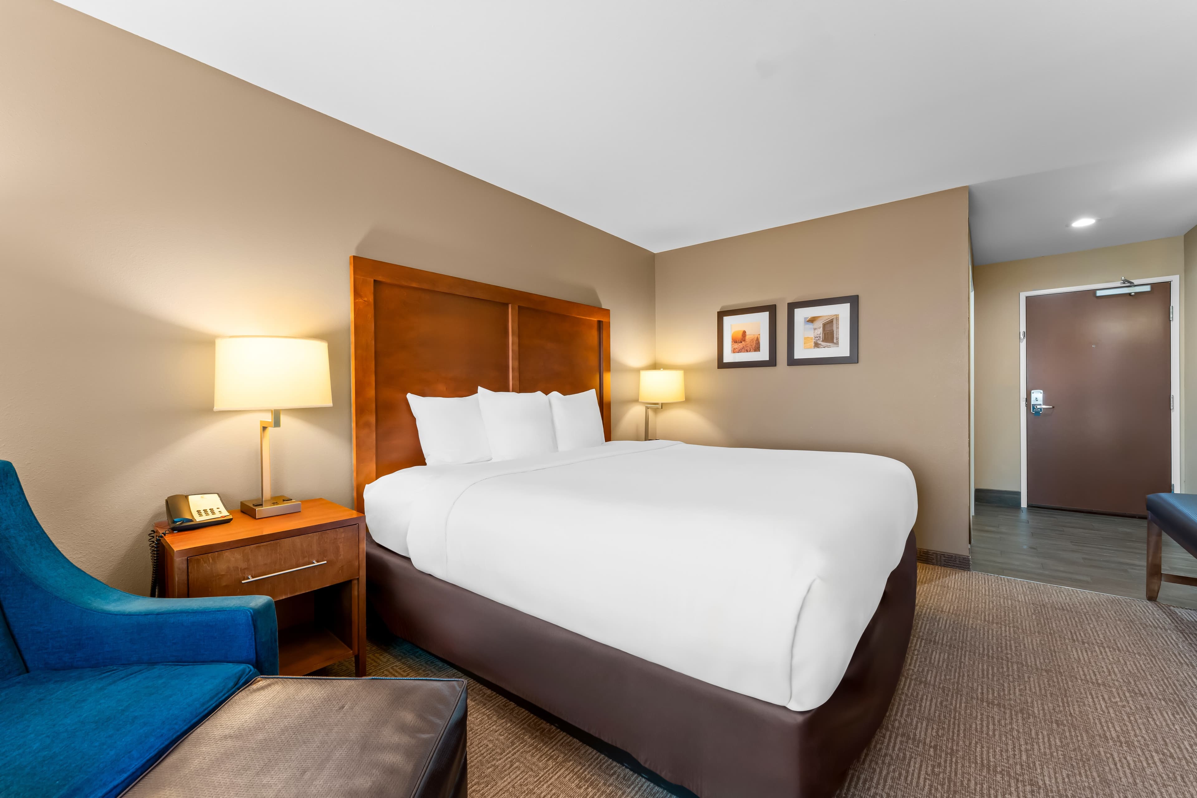 Comfort Inn & Suites Avera Southwest — 16