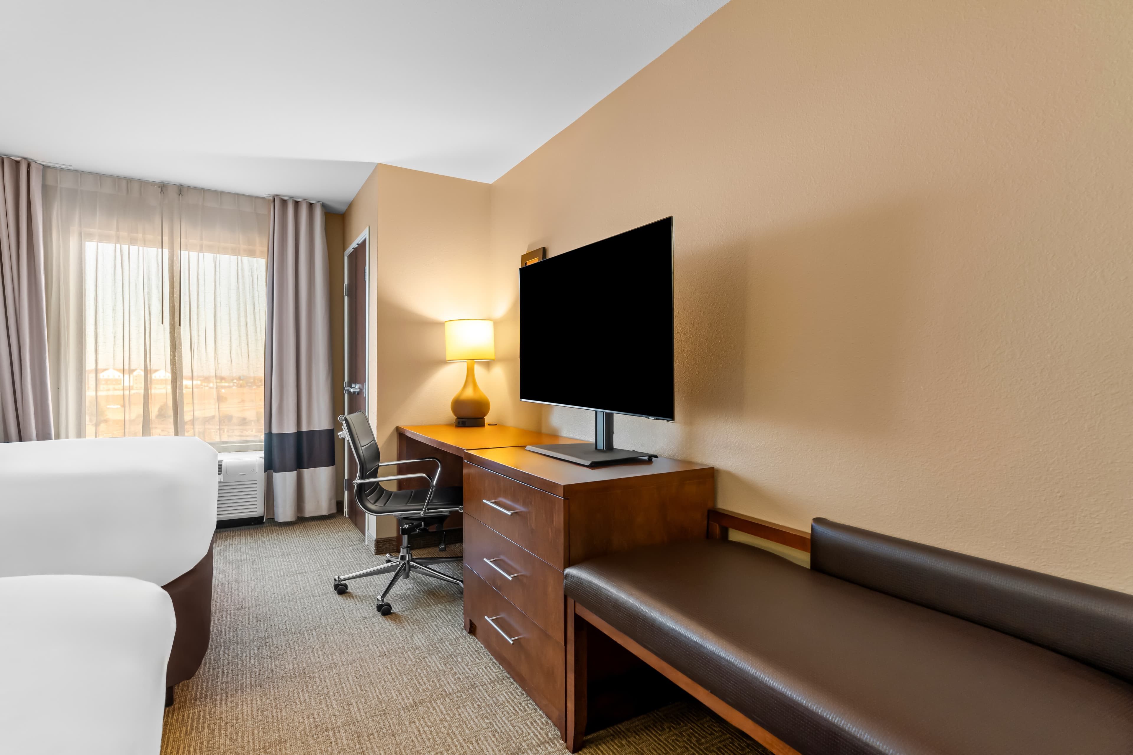 Comfort Inn & Suites Avera Southwest — 12
