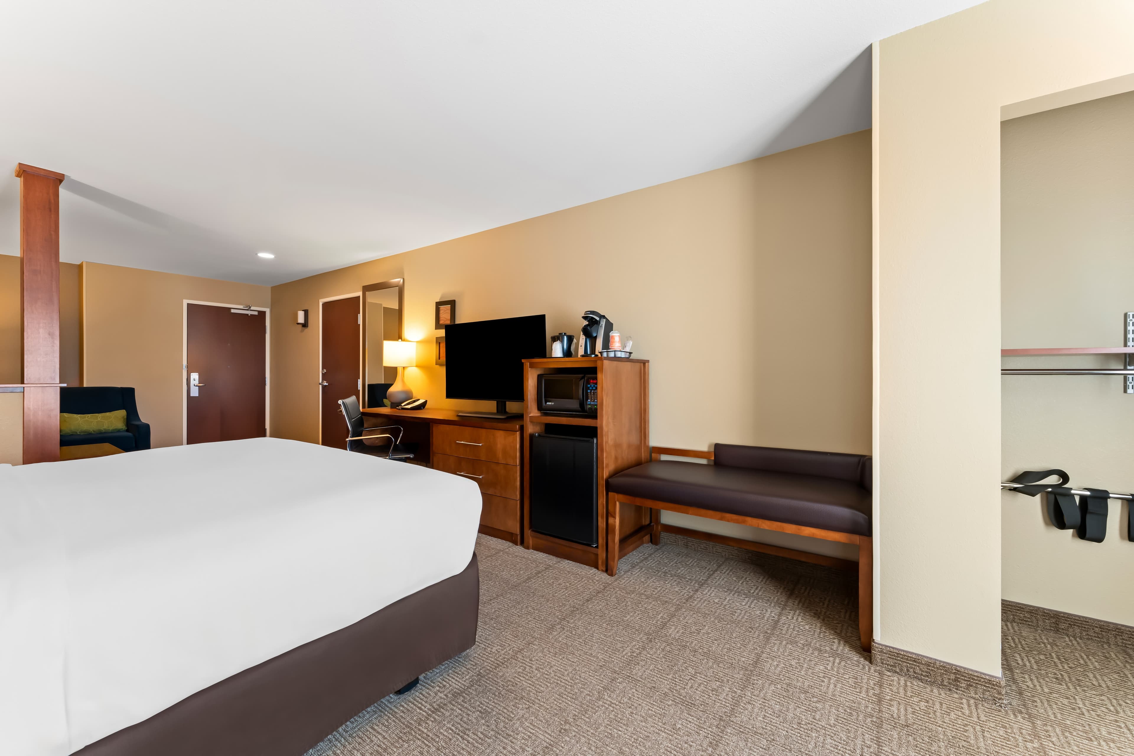 Comfort Inn & Suites Avera Southwest — 32