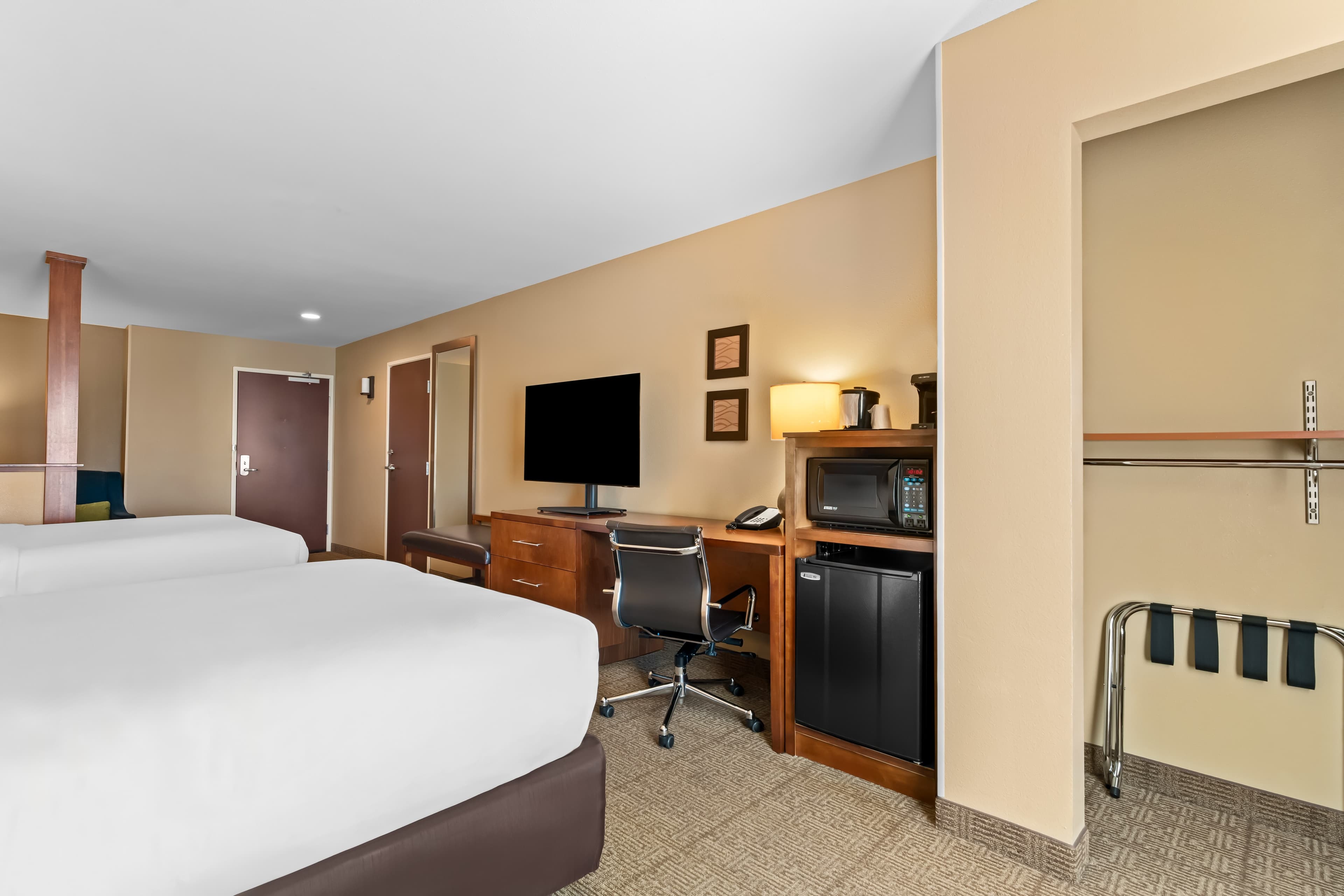 Comfort Inn & Suites Avera Southwest — 51