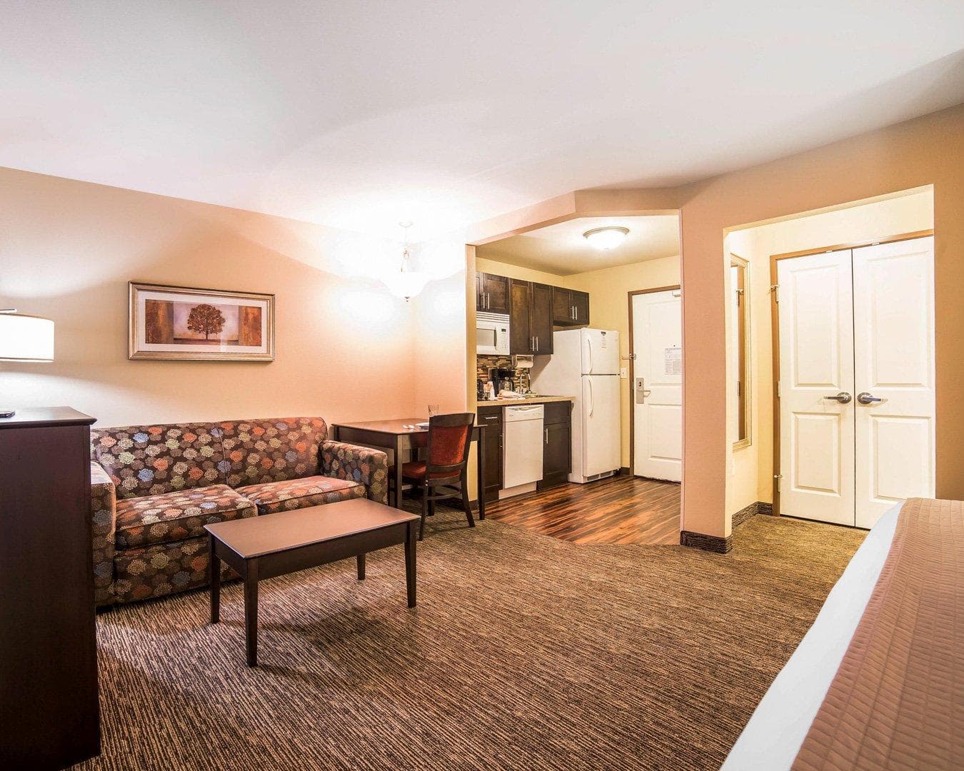 MainStay Suites Rapid City - Image 4