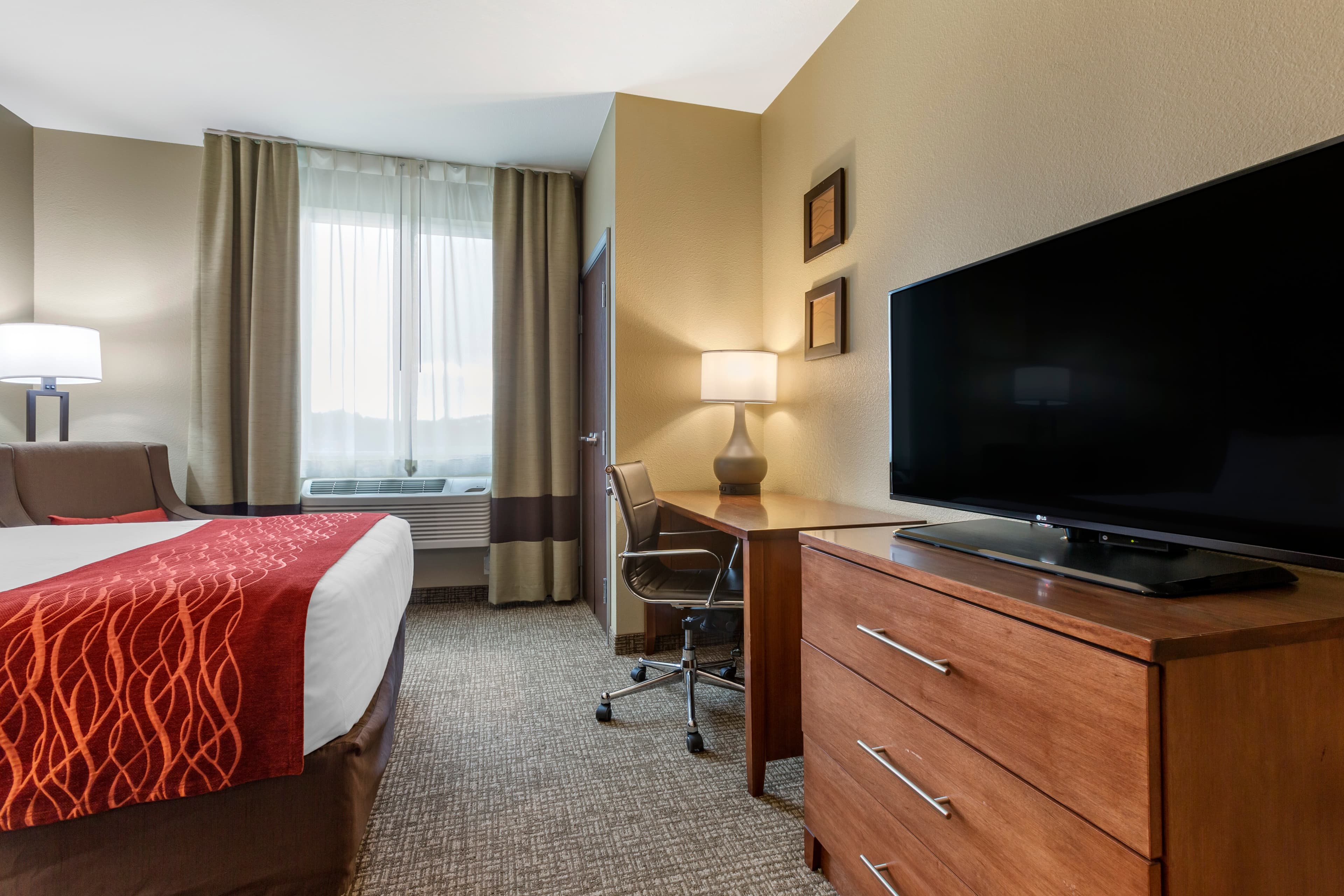 Comfort Inn & Suites Near Mt. Rushmore — 22