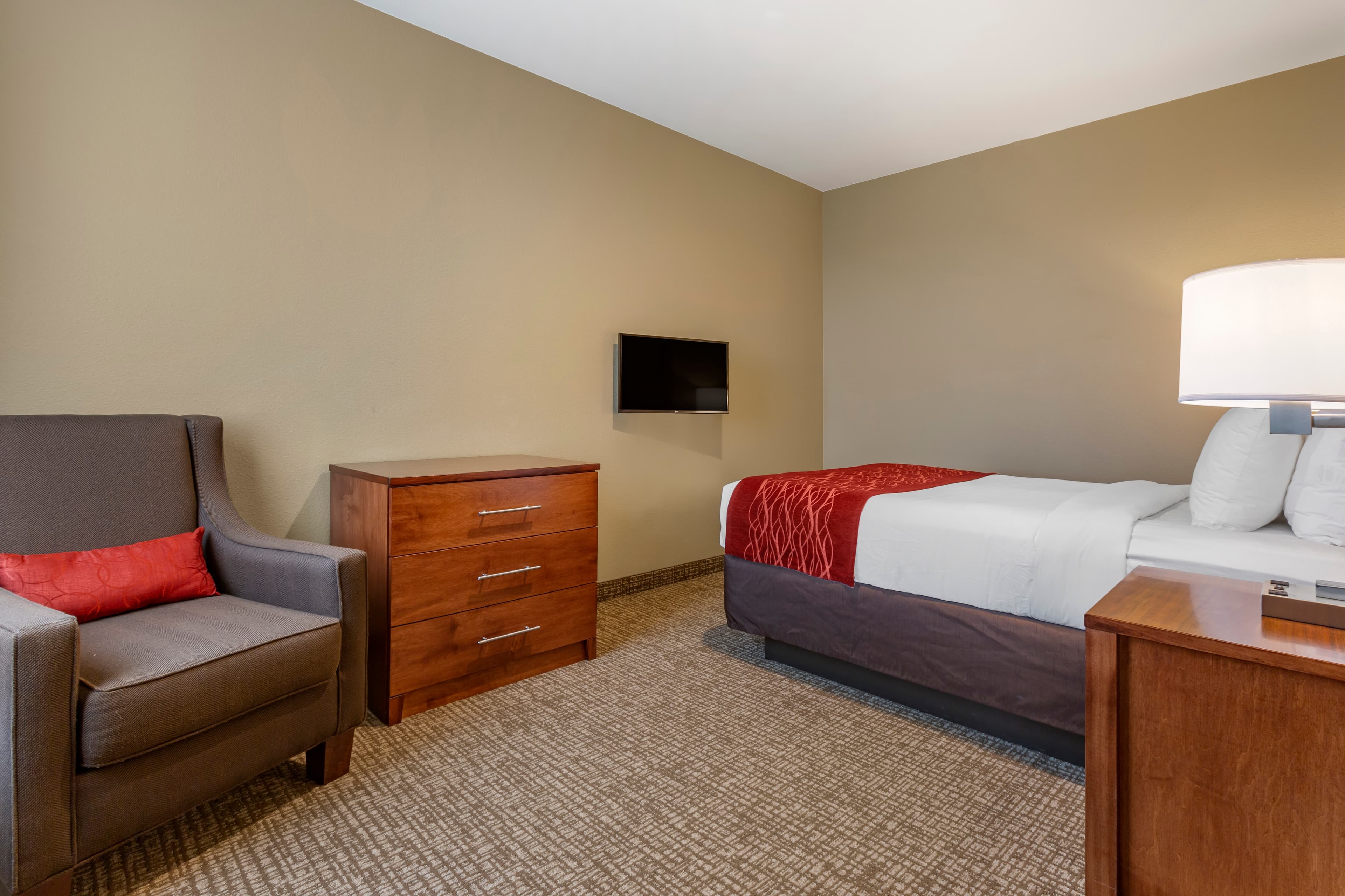 Comfort Inn & Suites Near Mt. Rushmore — 23