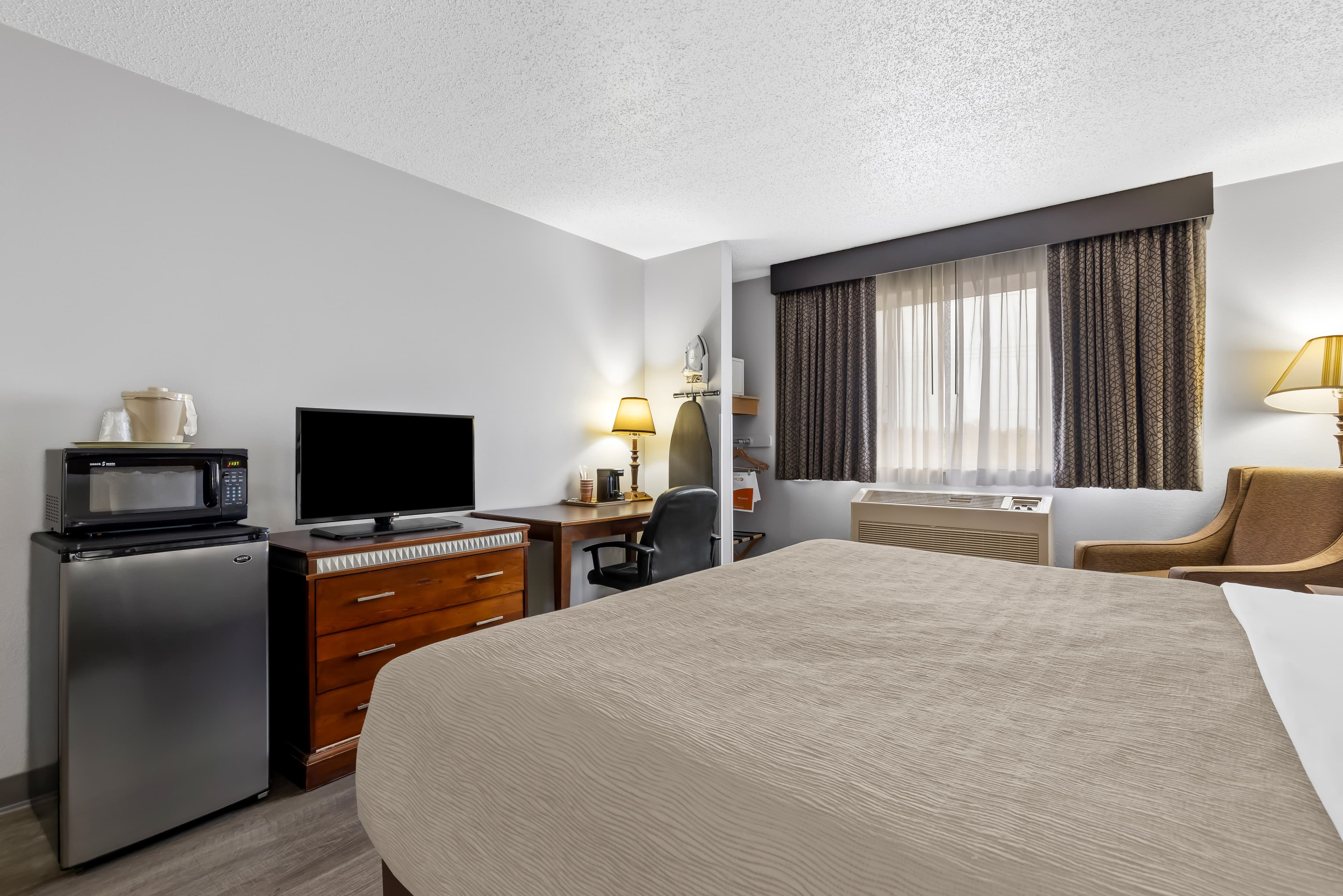 Quality Inn near Monument Health Rapid City Hospital — 8