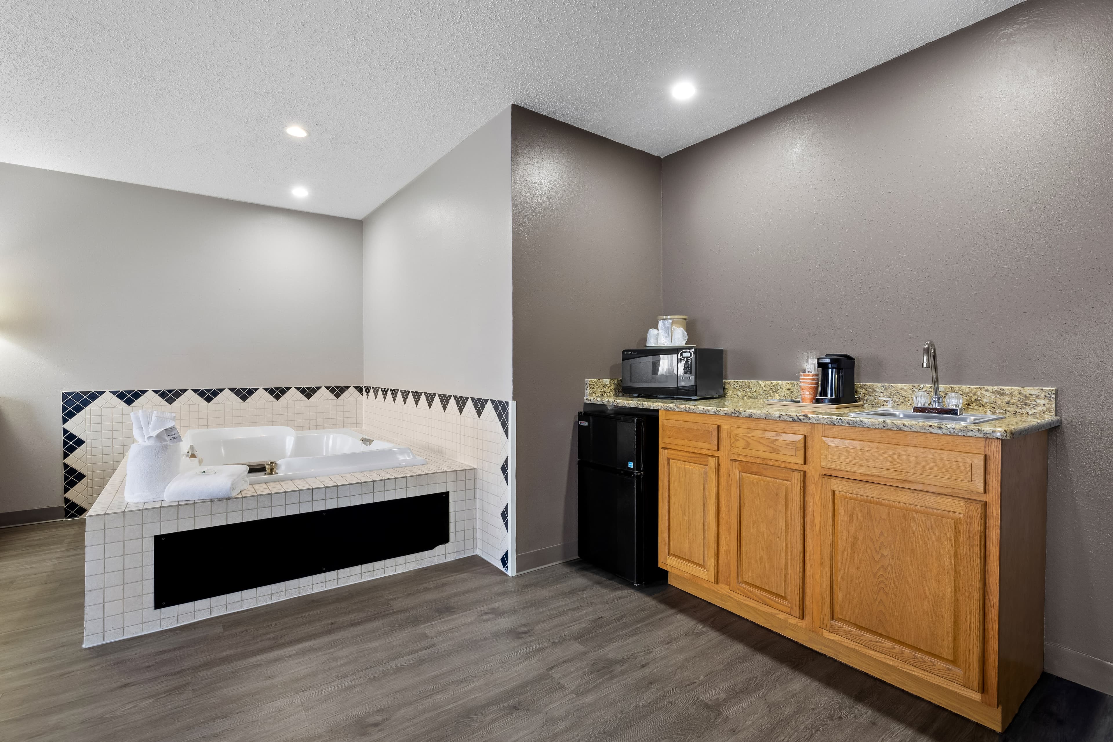Quality Inn near Monument Health Rapid City Hospital — 20