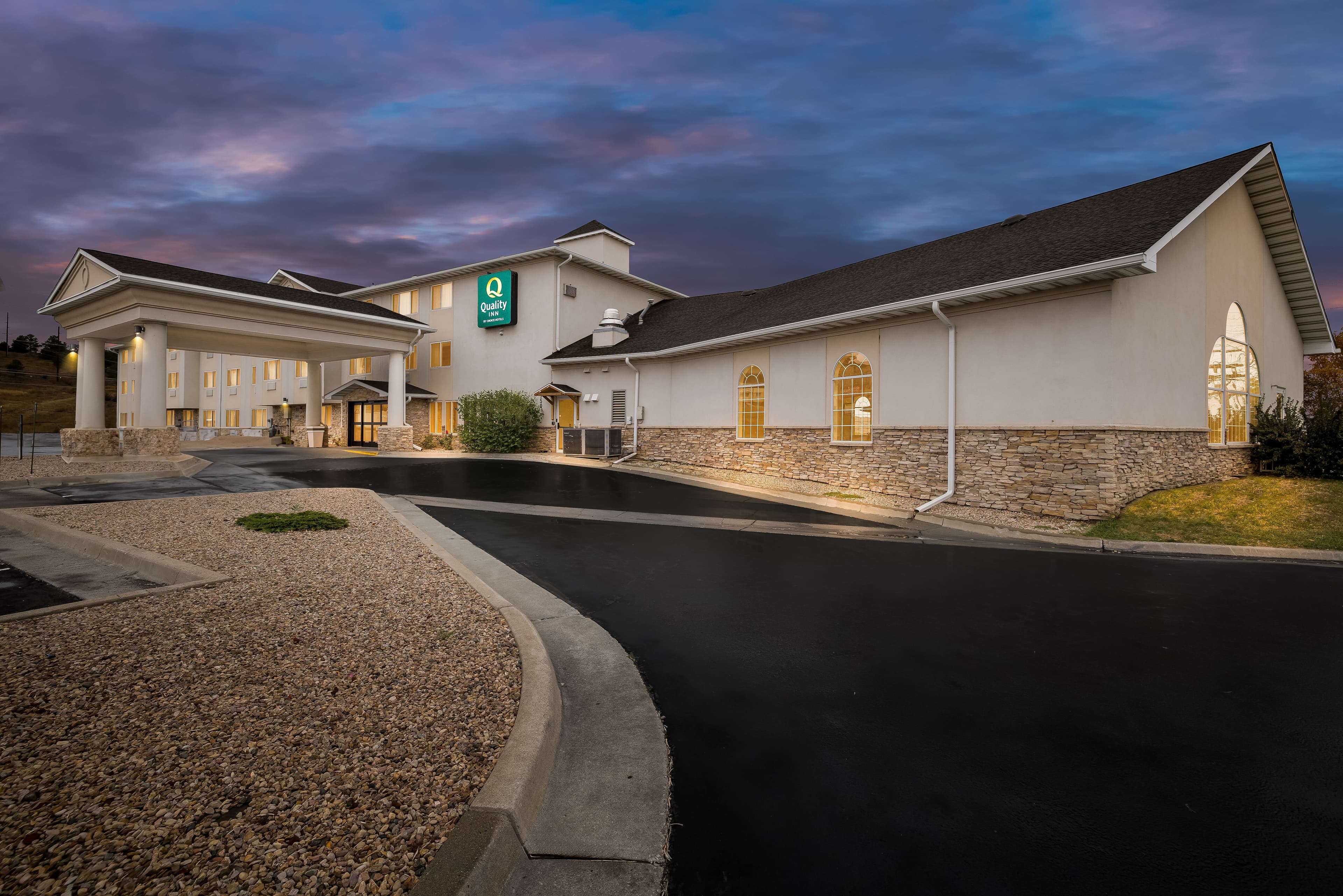 Quality Inn near Monument Health Rapid City Hospital - Image 1