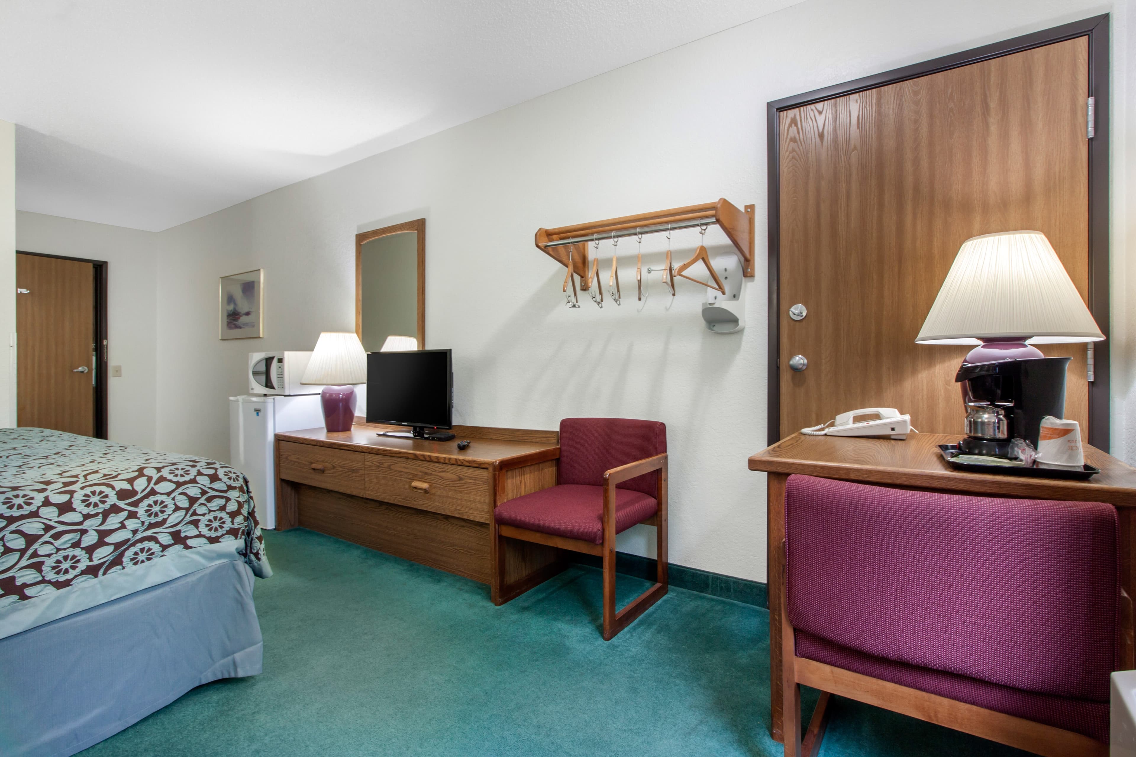 Econo Lodge Oacoma - Chamberlain West — 3