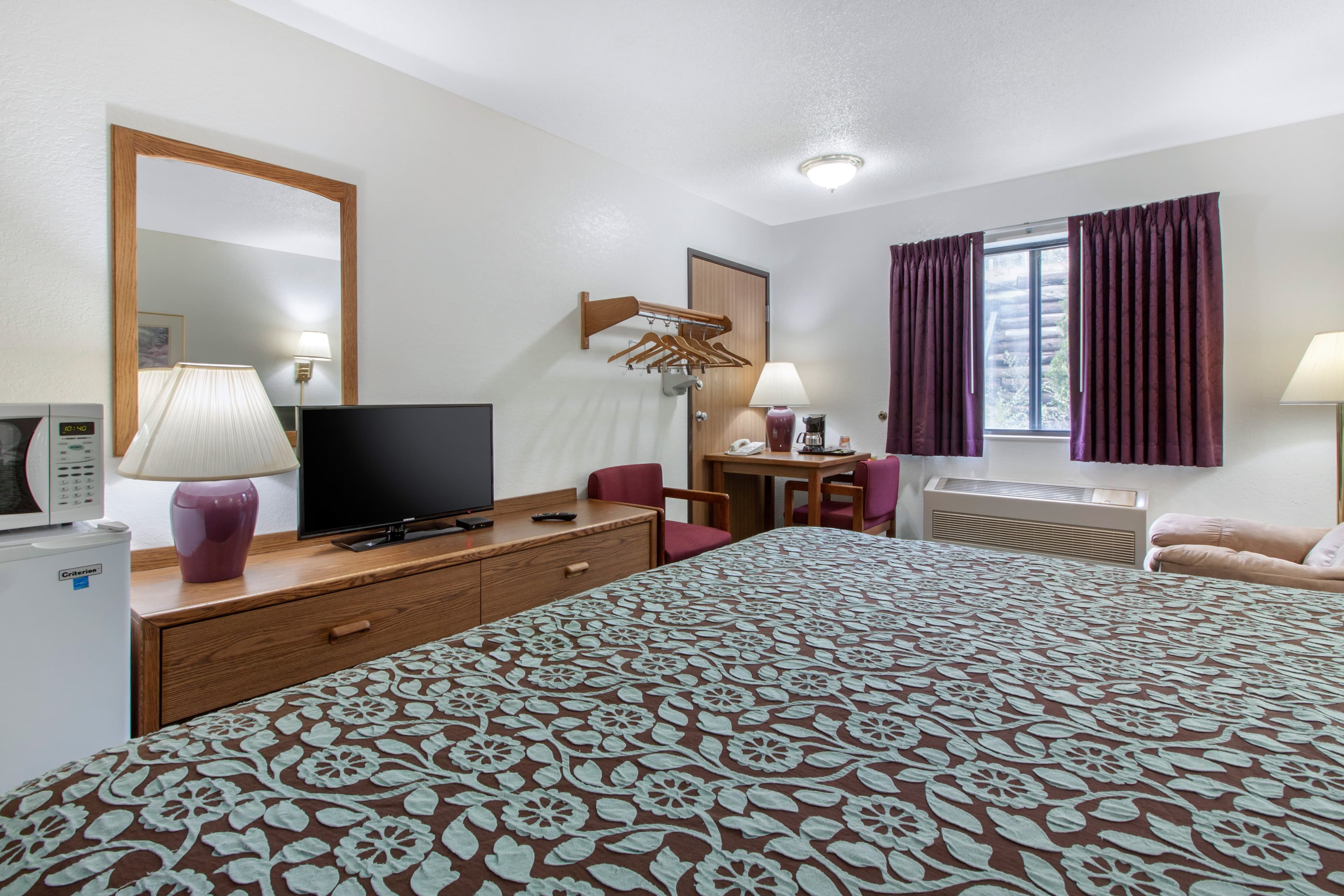 Econo Lodge Oacoma - Chamberlain West — 4