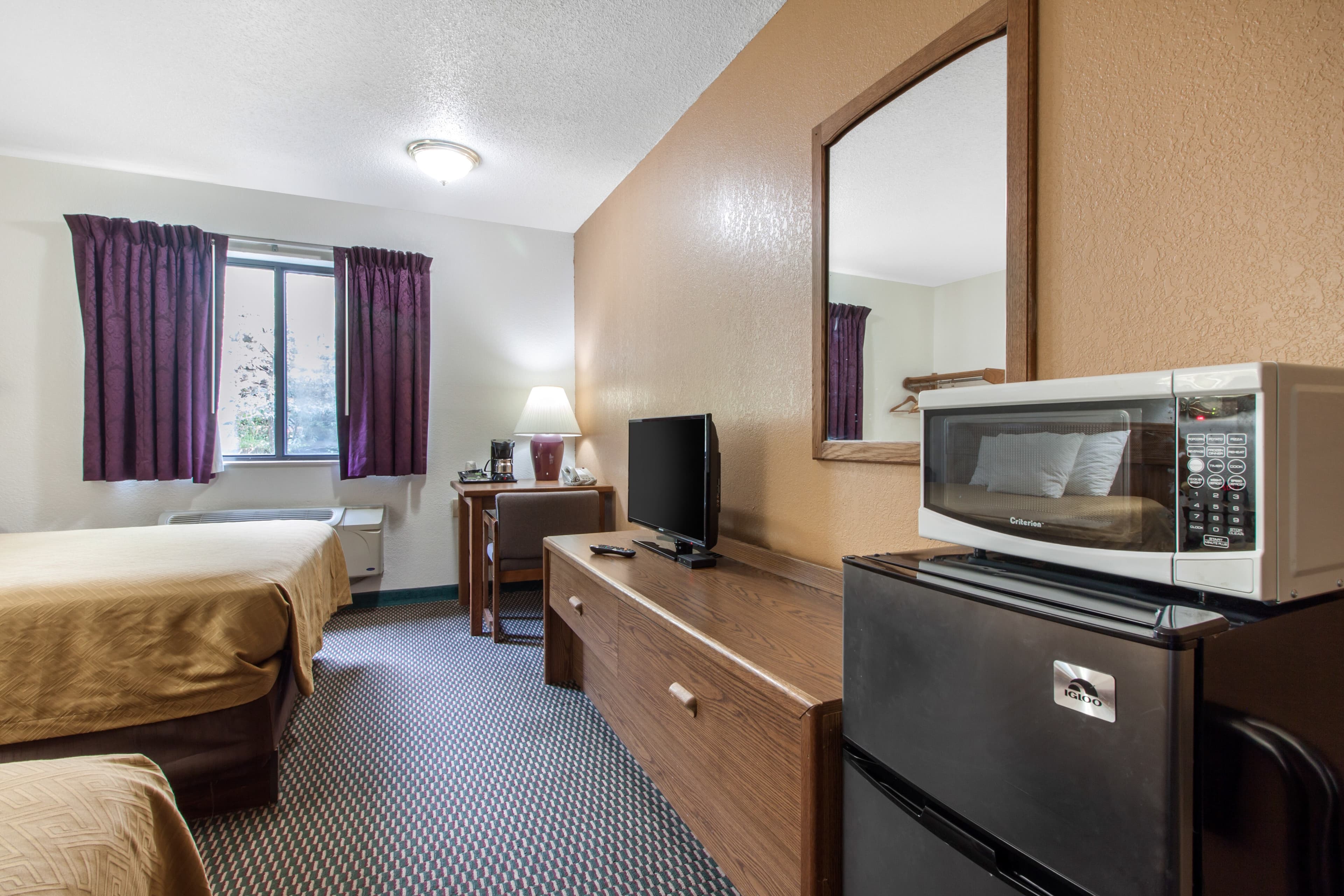 Econo Lodge Oacoma - Chamberlain West — 9