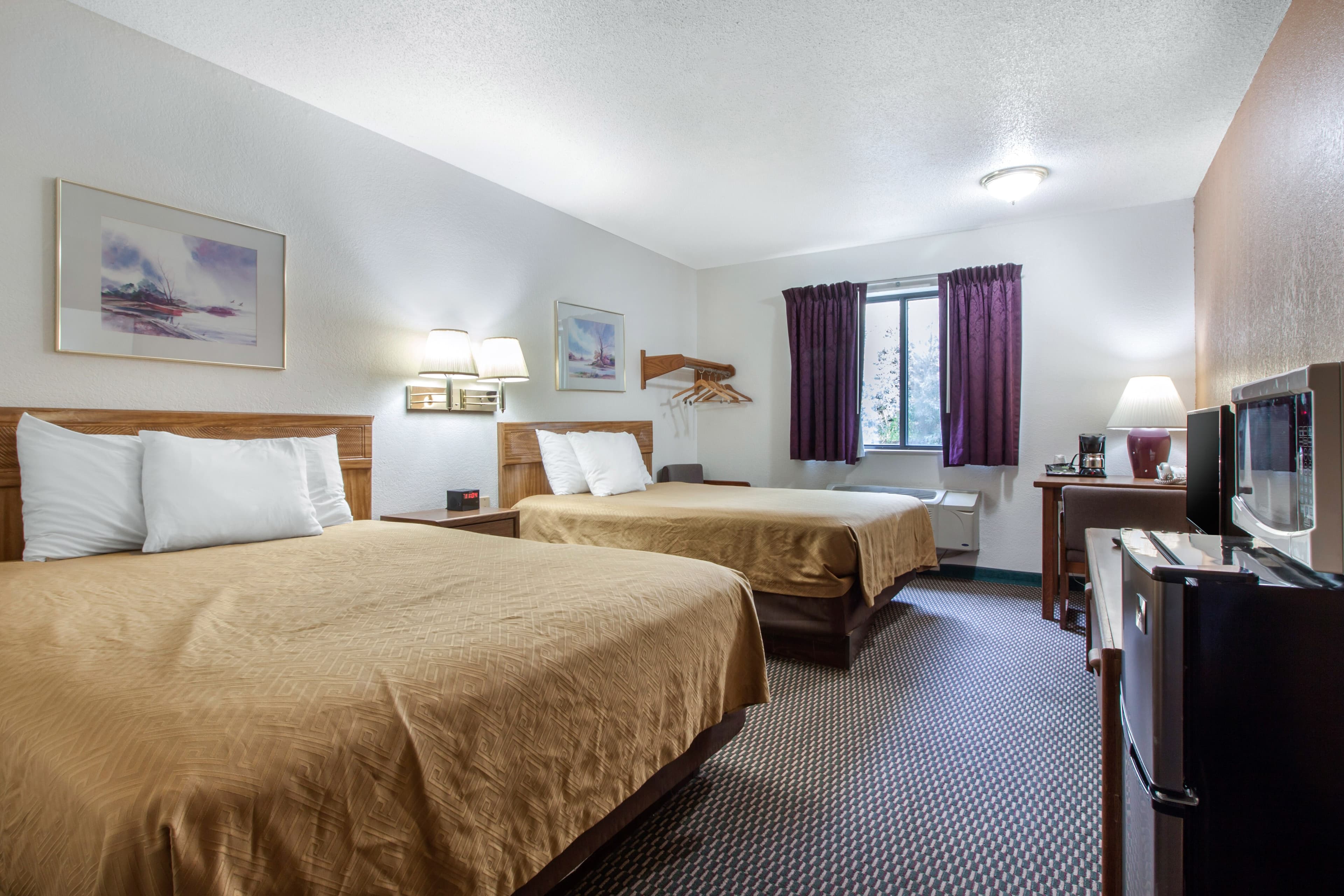 Econo Lodge Oacoma - Chamberlain West — 10