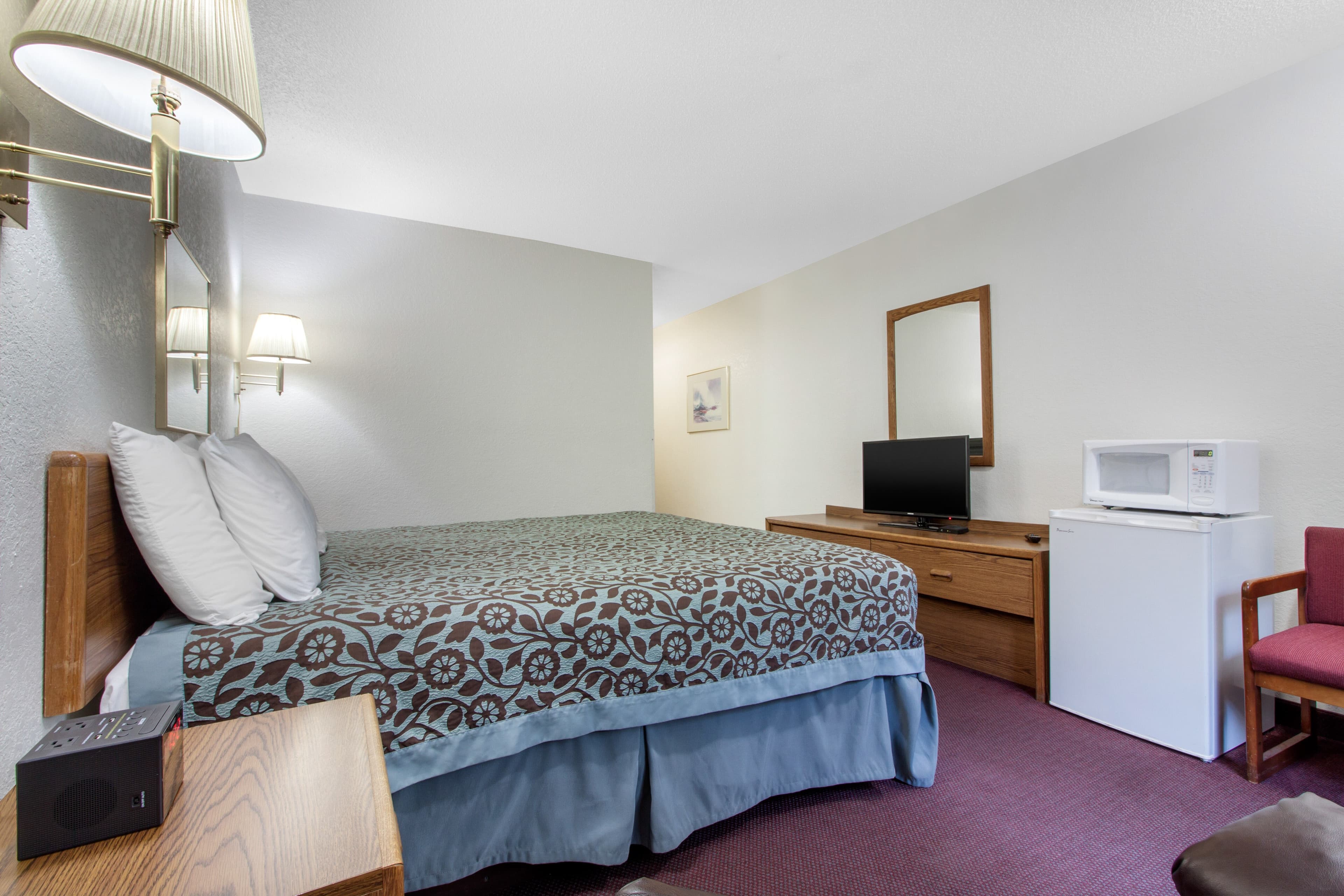 Econo Lodge Oacoma - Chamberlain West — 15