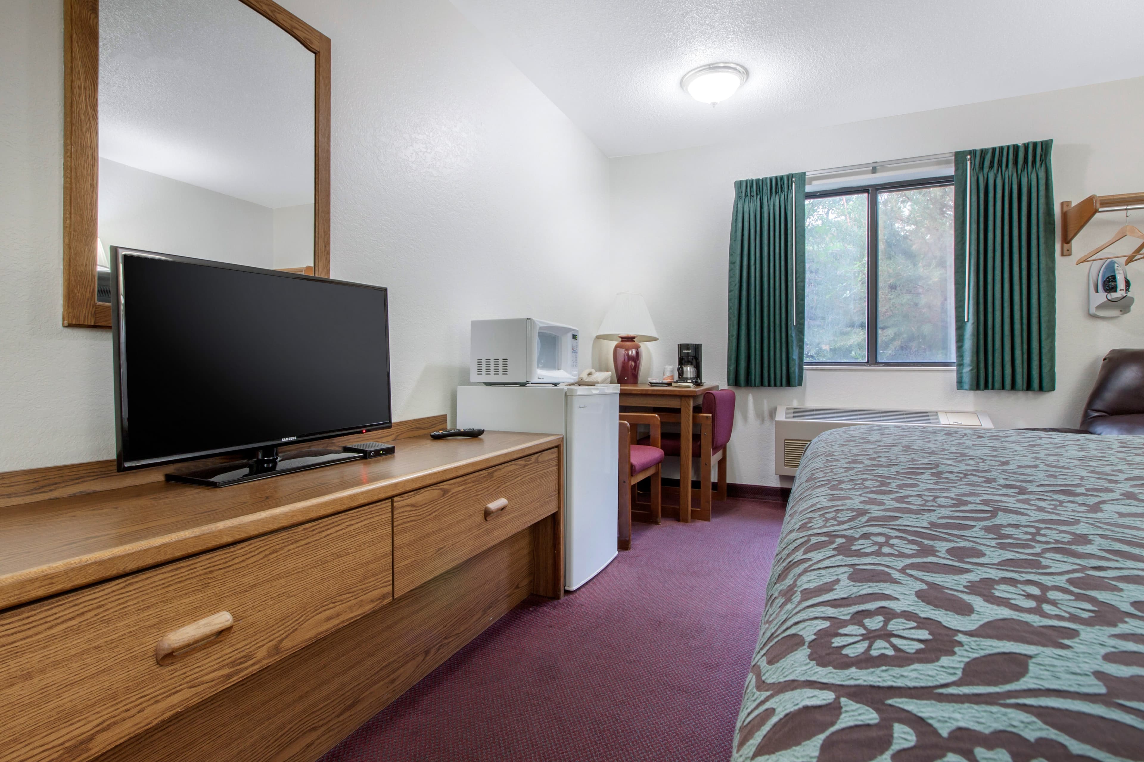 Econo Lodge Oacoma - Chamberlain West — 17