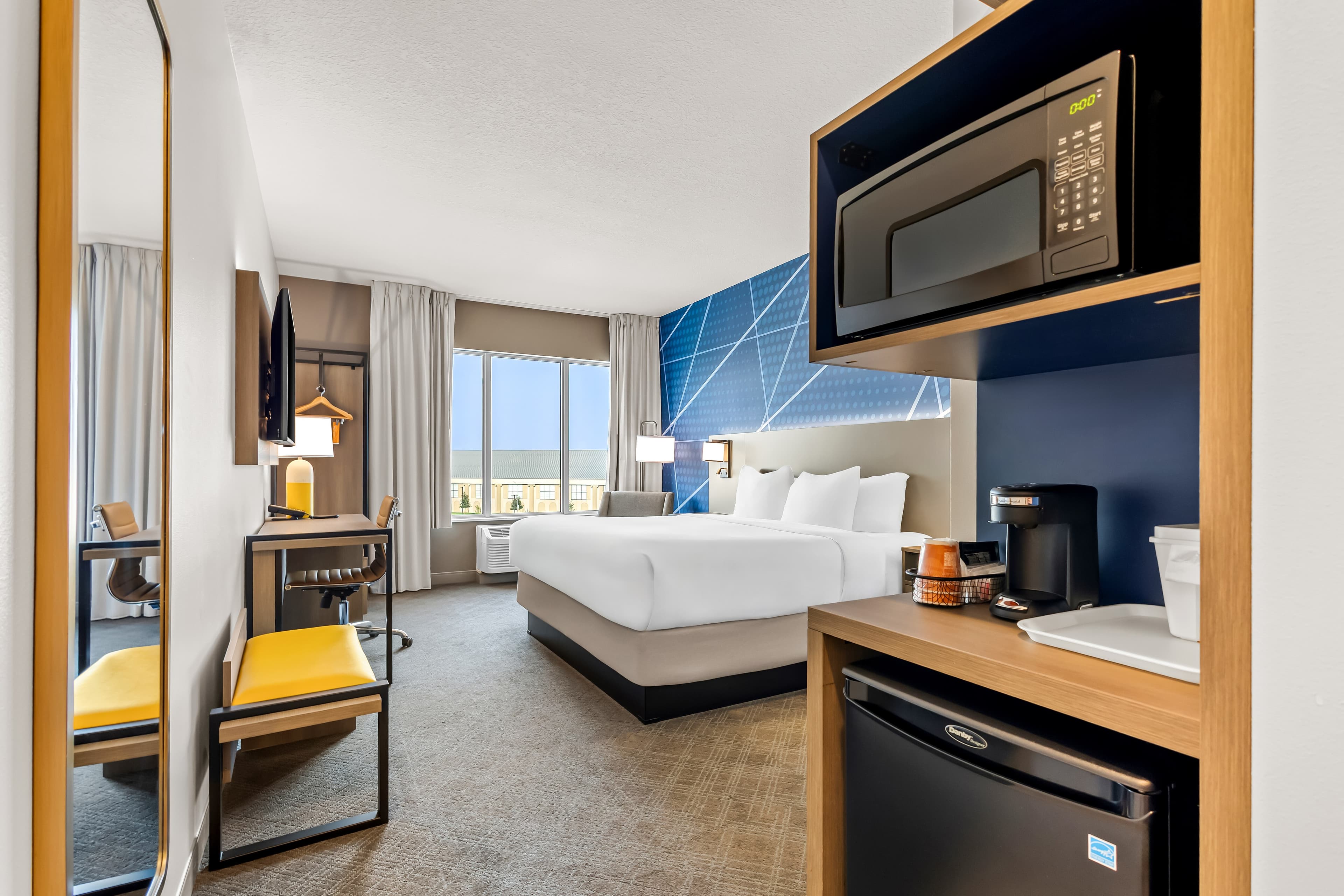 Comfort Inn & Suites at Sanford Sports Complex - Image 2