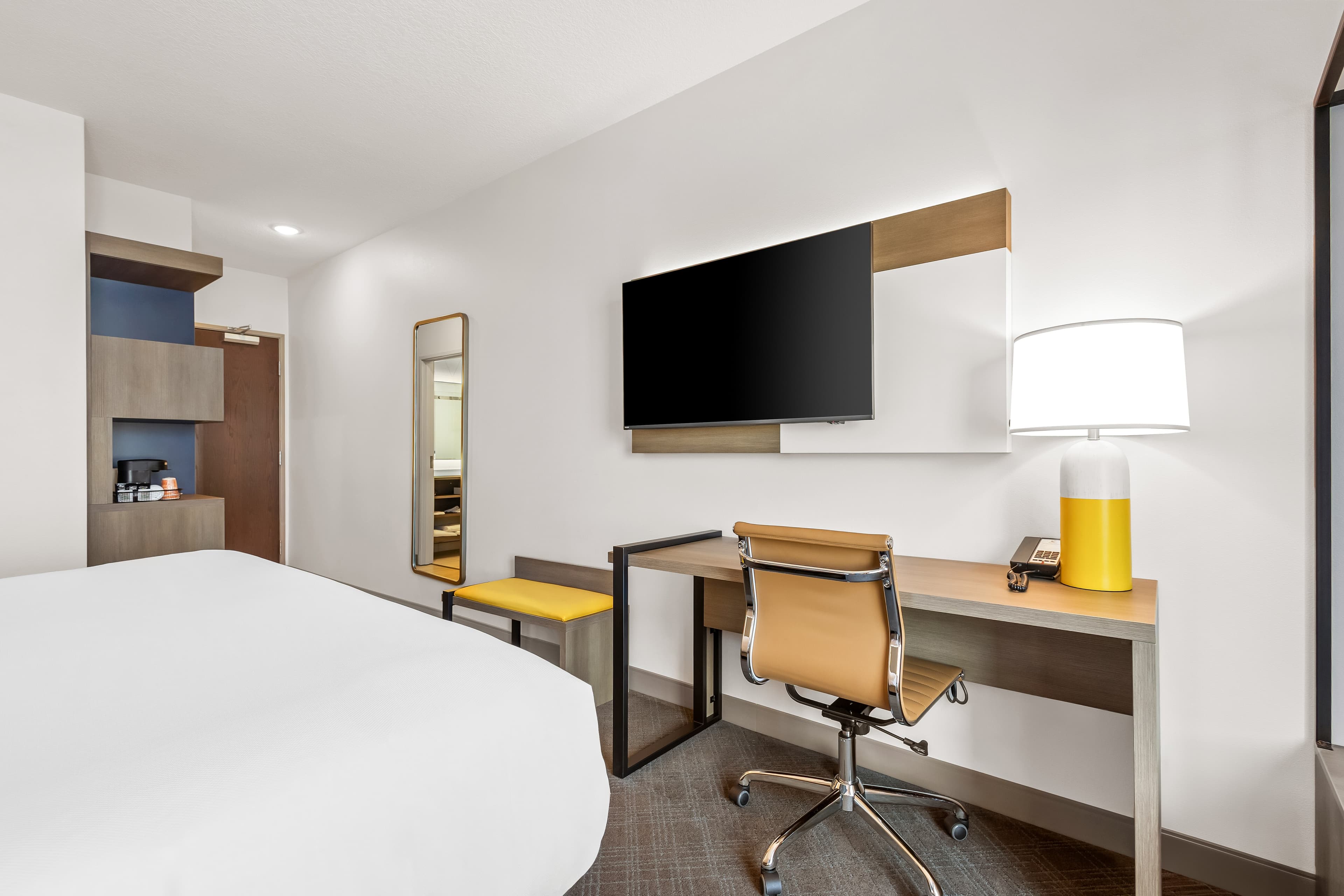 Comfort Inn & Suites at Sanford Sports Complex - Image 4