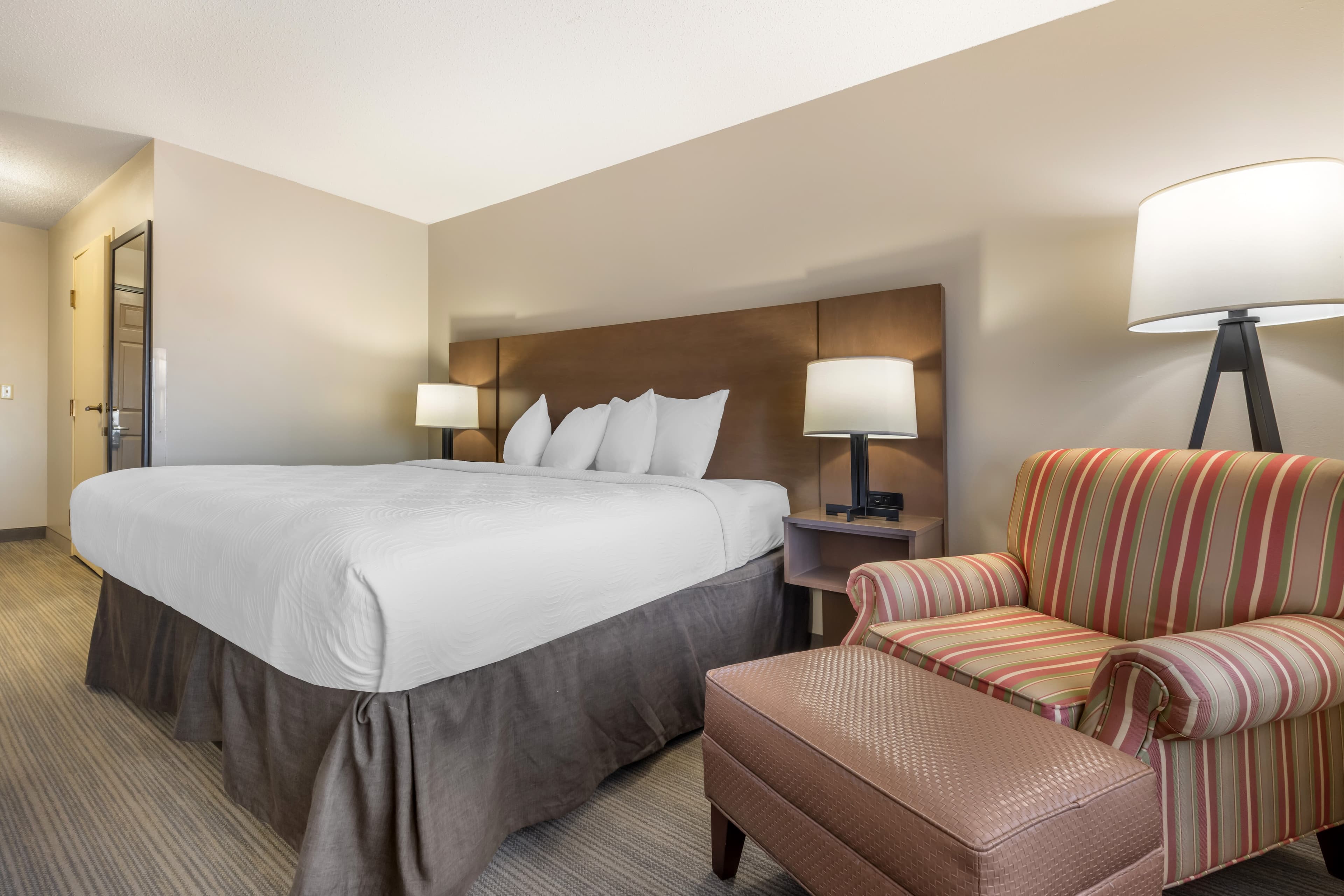 Country Inn & Suites by Radisson, Watertown, SD — 3