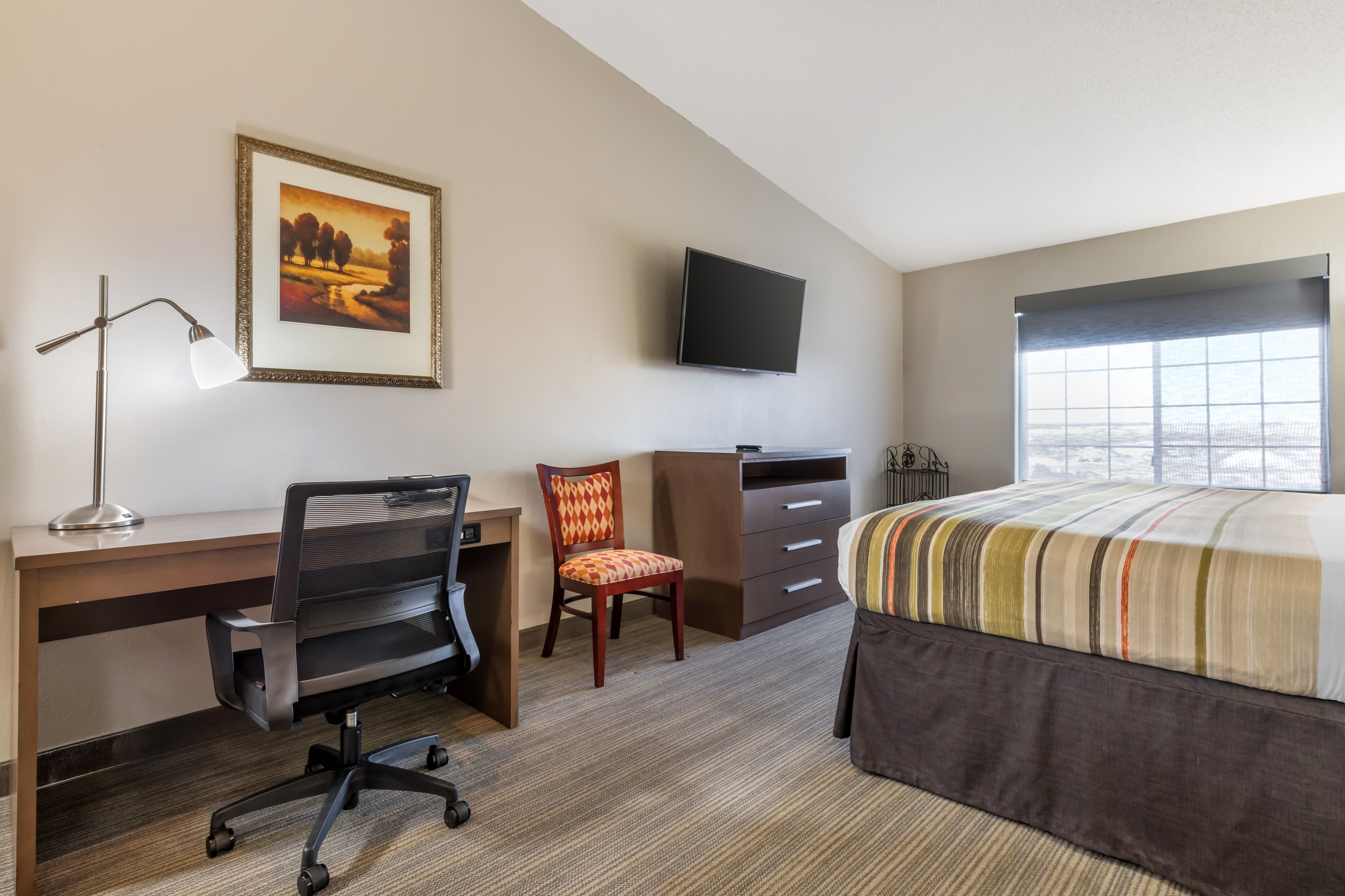 Country Inn & Suites by Radisson, Watertown, SD — 11