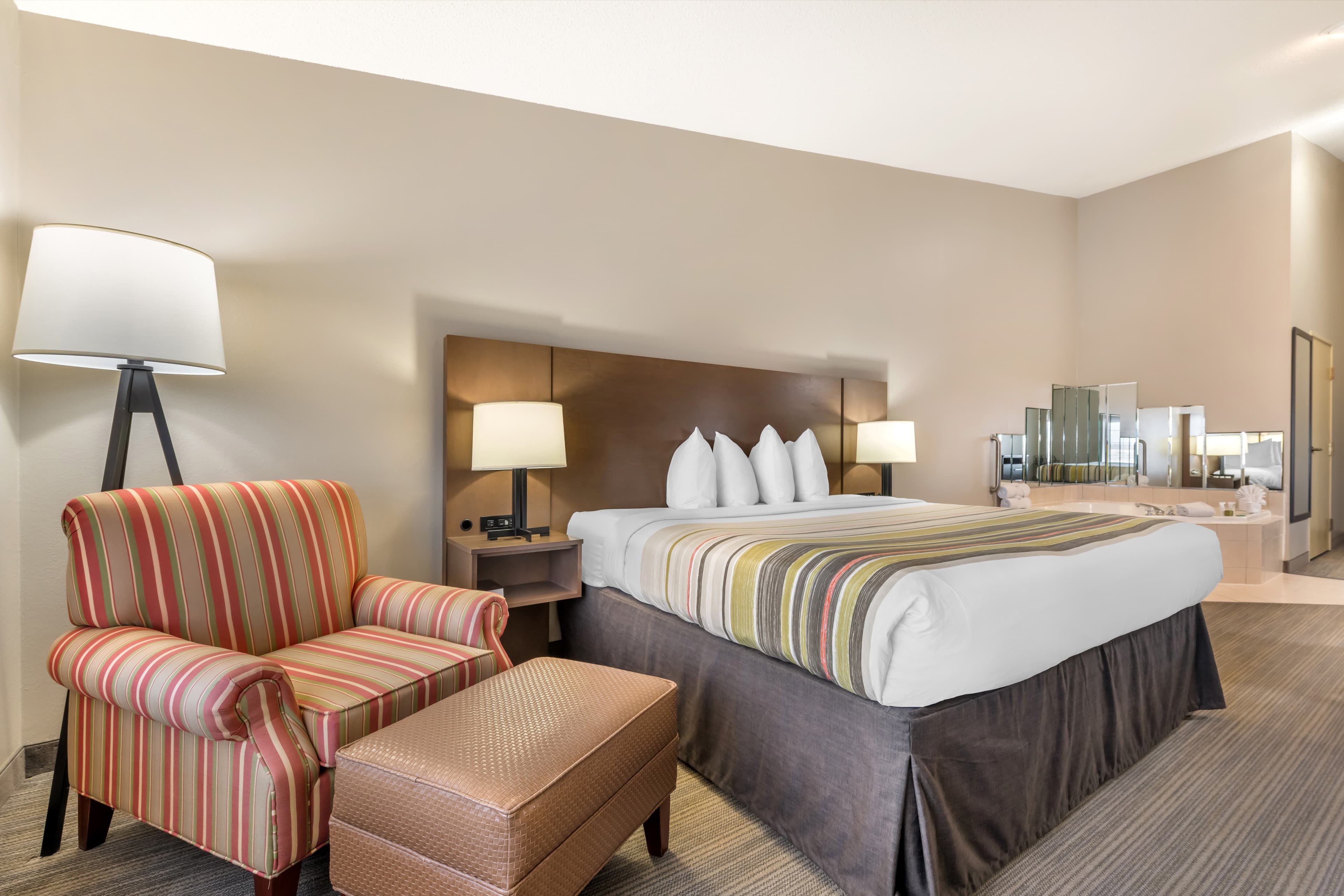 Country Inn & Suites by Radisson, Watertown, SD — 12