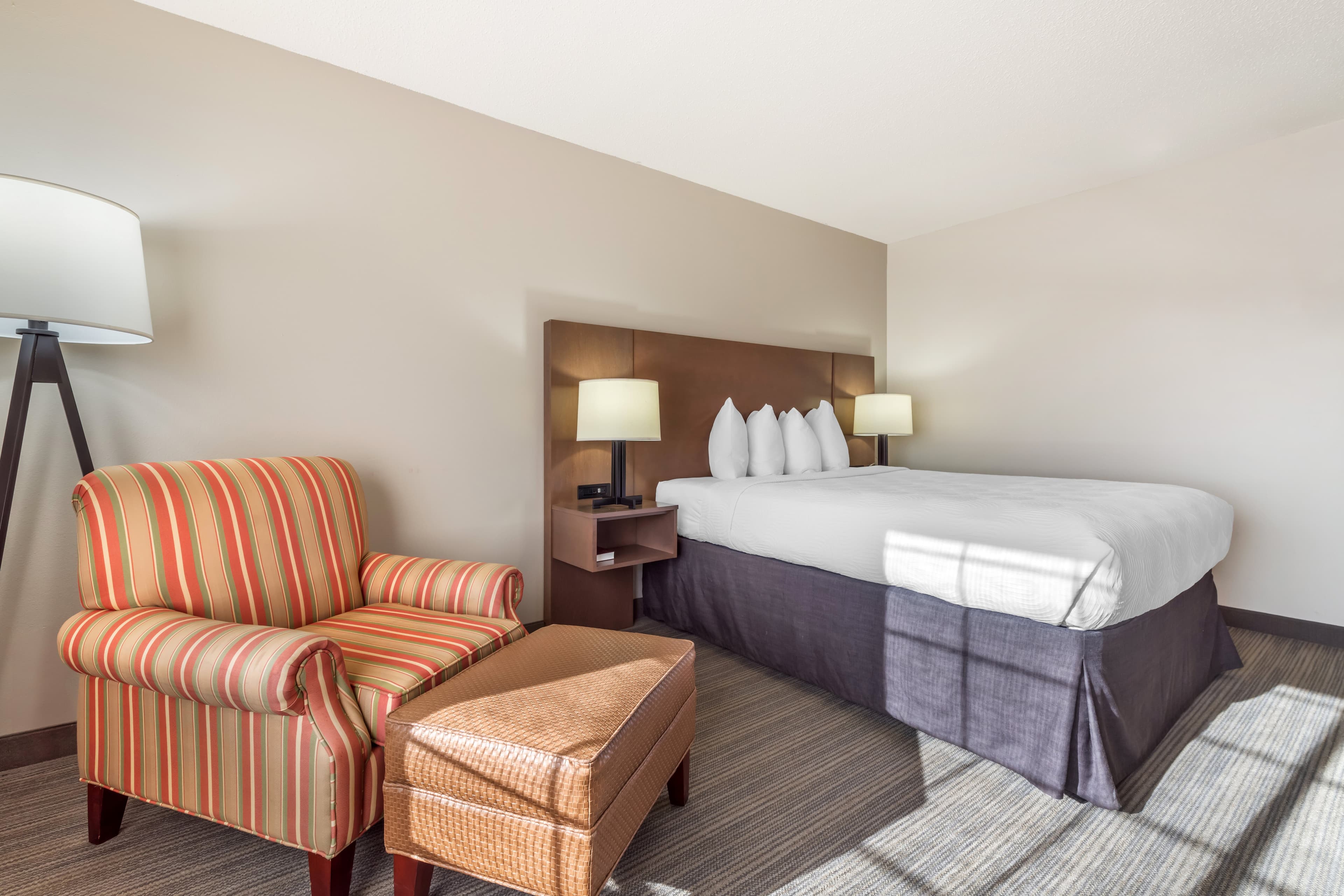 Country Inn & Suites by Radisson, Watertown, SD — 15