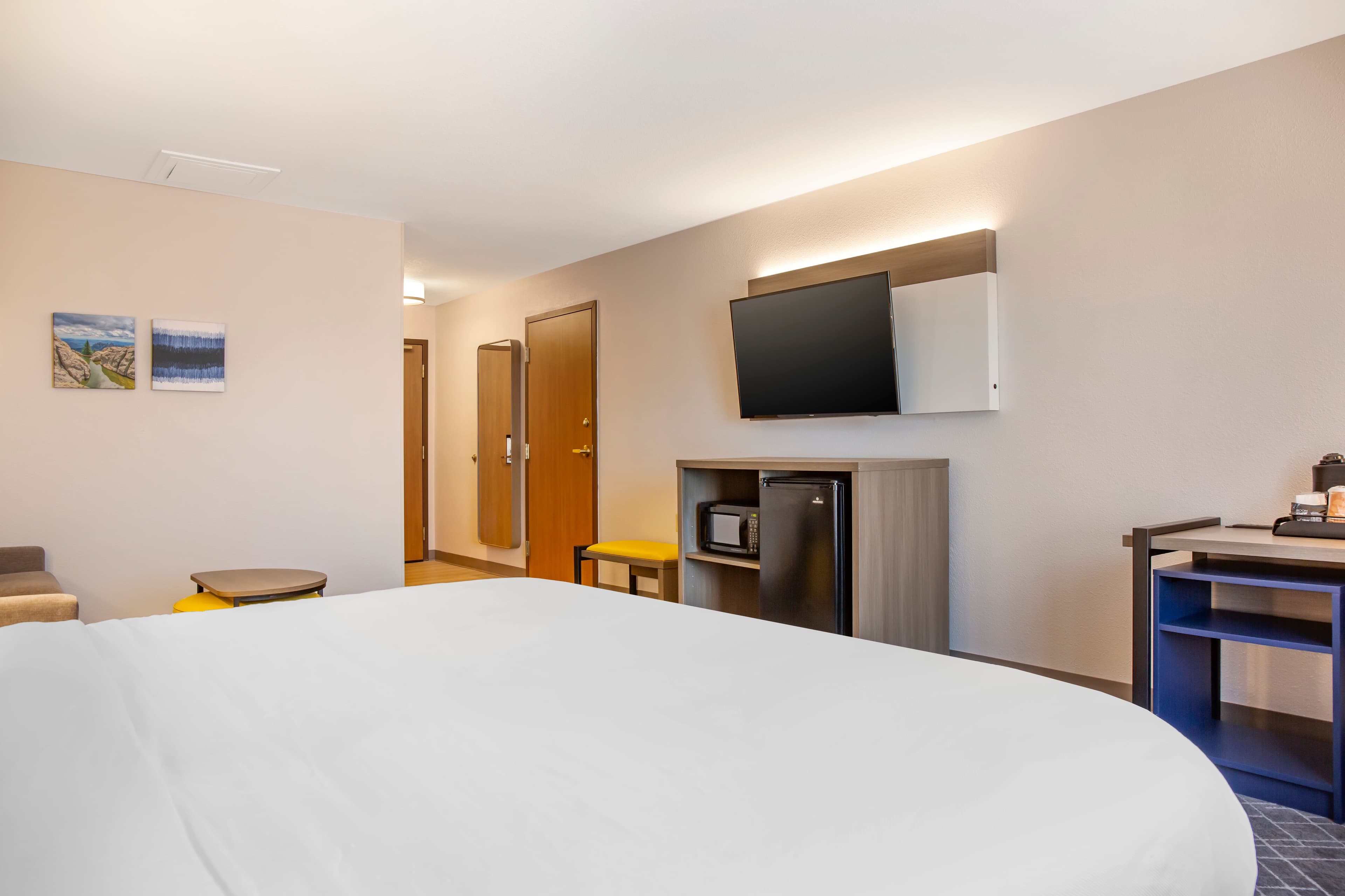 Comfort Inn & Suites Rapid City near Mt Rushmore - Image 3