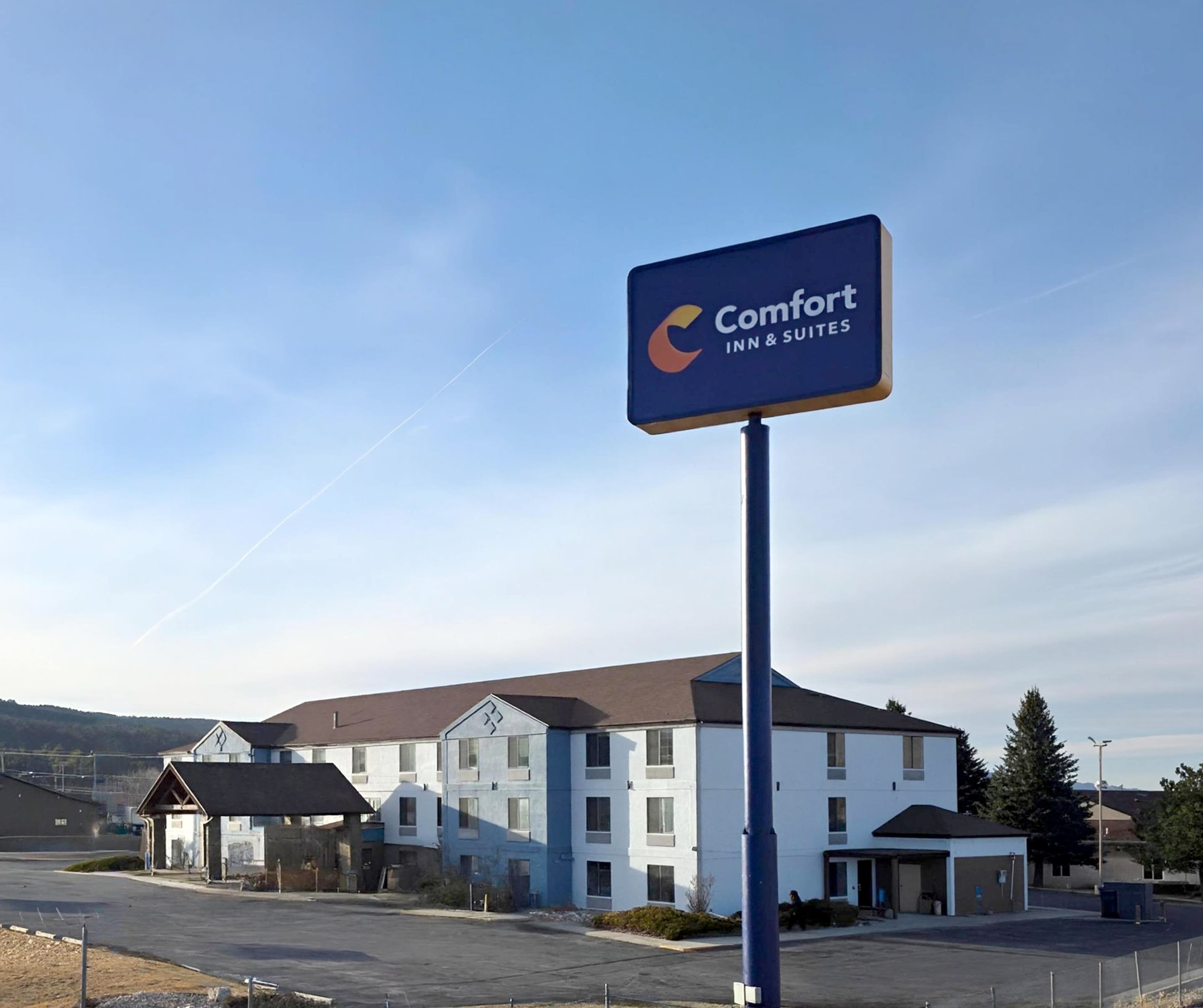 Comfort Inn & Suites Summerset - North Rapid City - Image 1