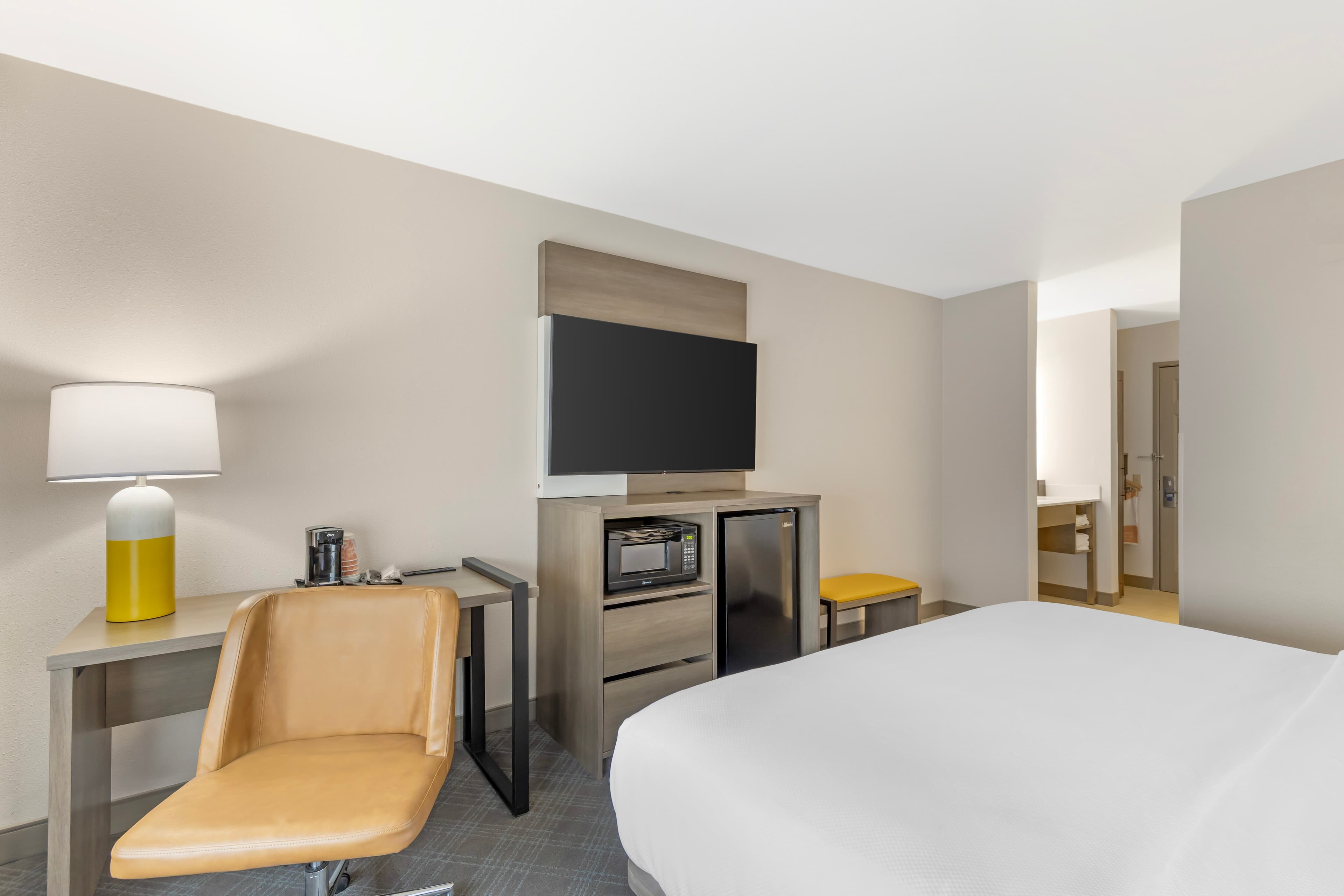 Comfort Inn & Suites Summerset - North Rapid City - Image 4