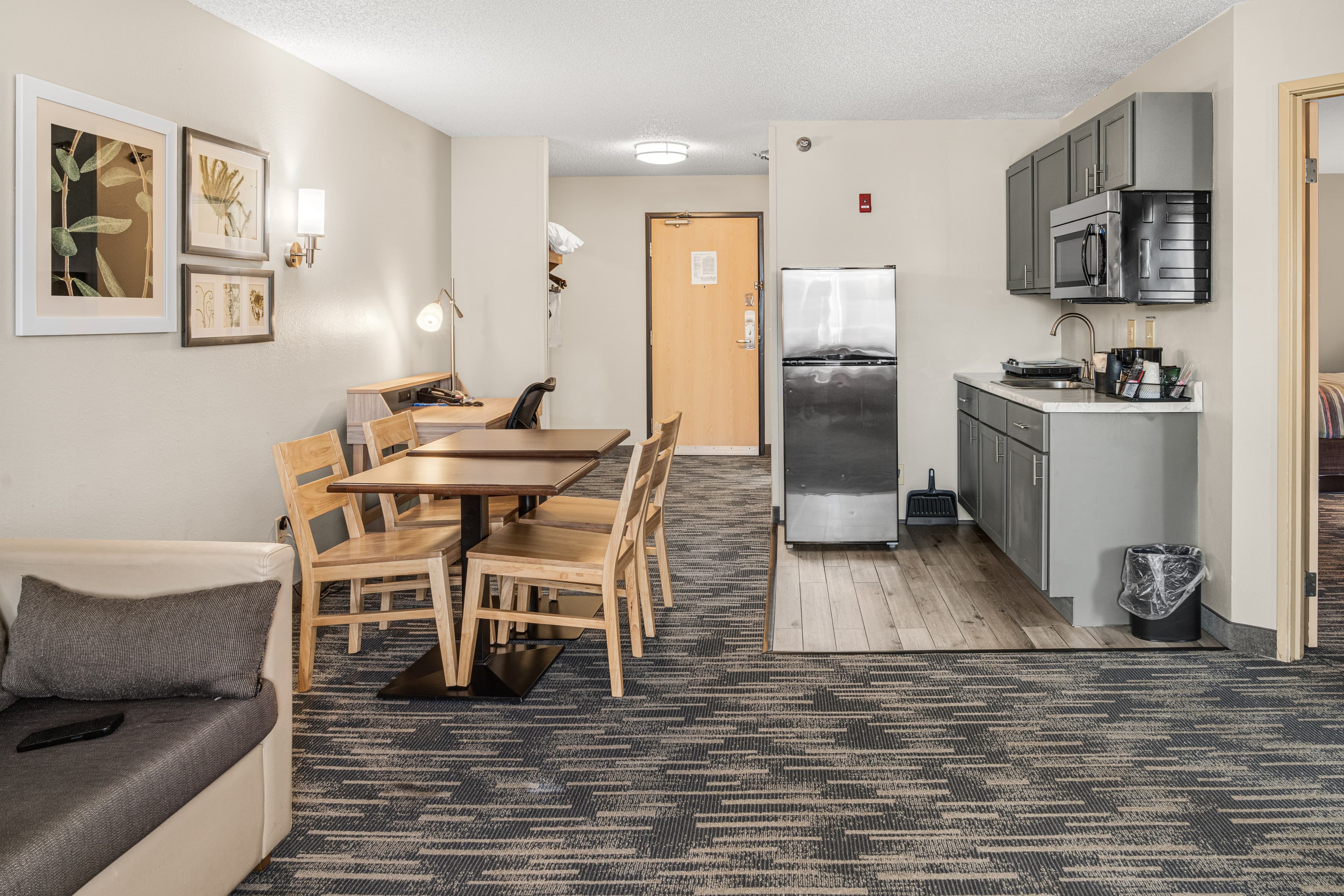 Country Inn & Suites by Radisson, Brookings, SD — 32