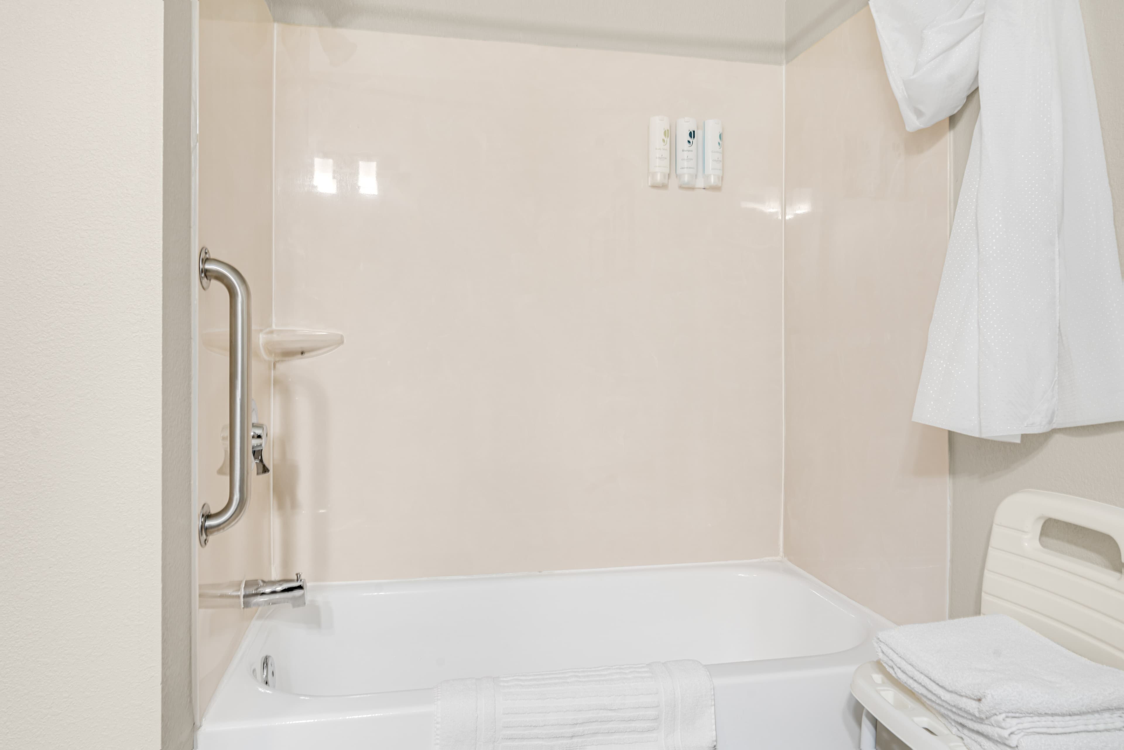 Country Inn & Suites by Radisson, Brookings, SD — 12