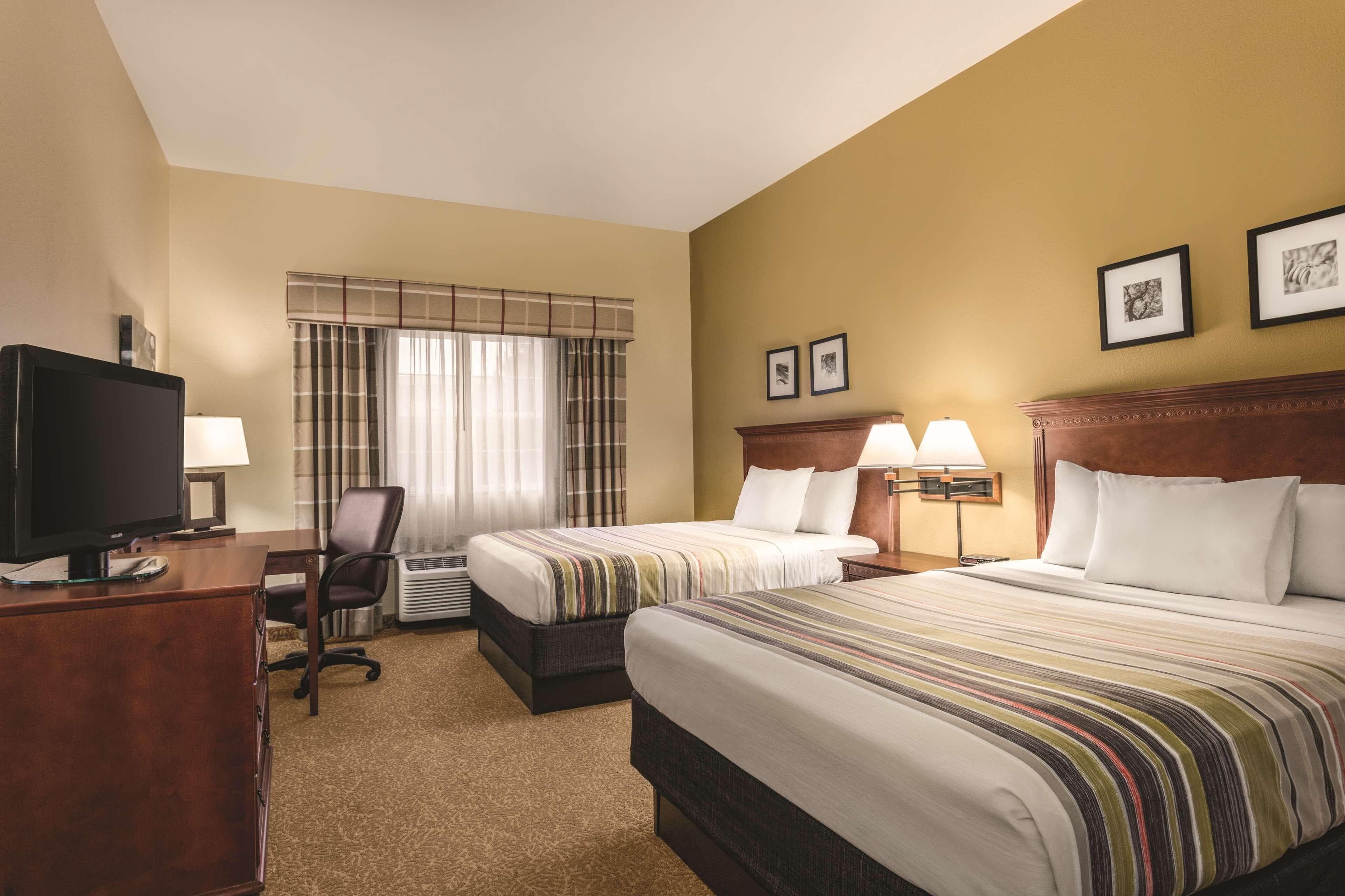 Country Inn & Suites by Radisson, Dakota Dunes, SD - Image 5