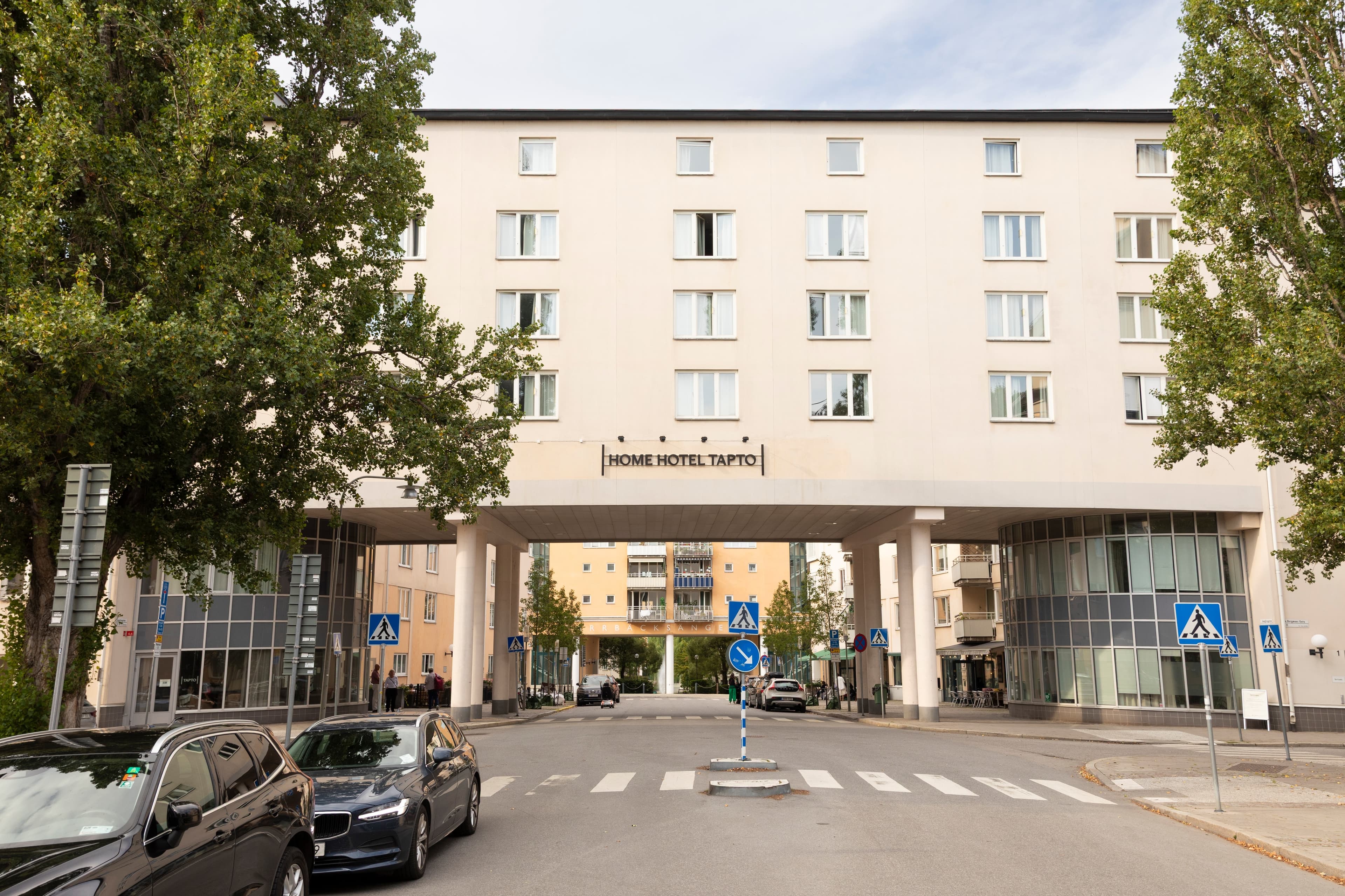 Home Hotel Tapto - Image 1