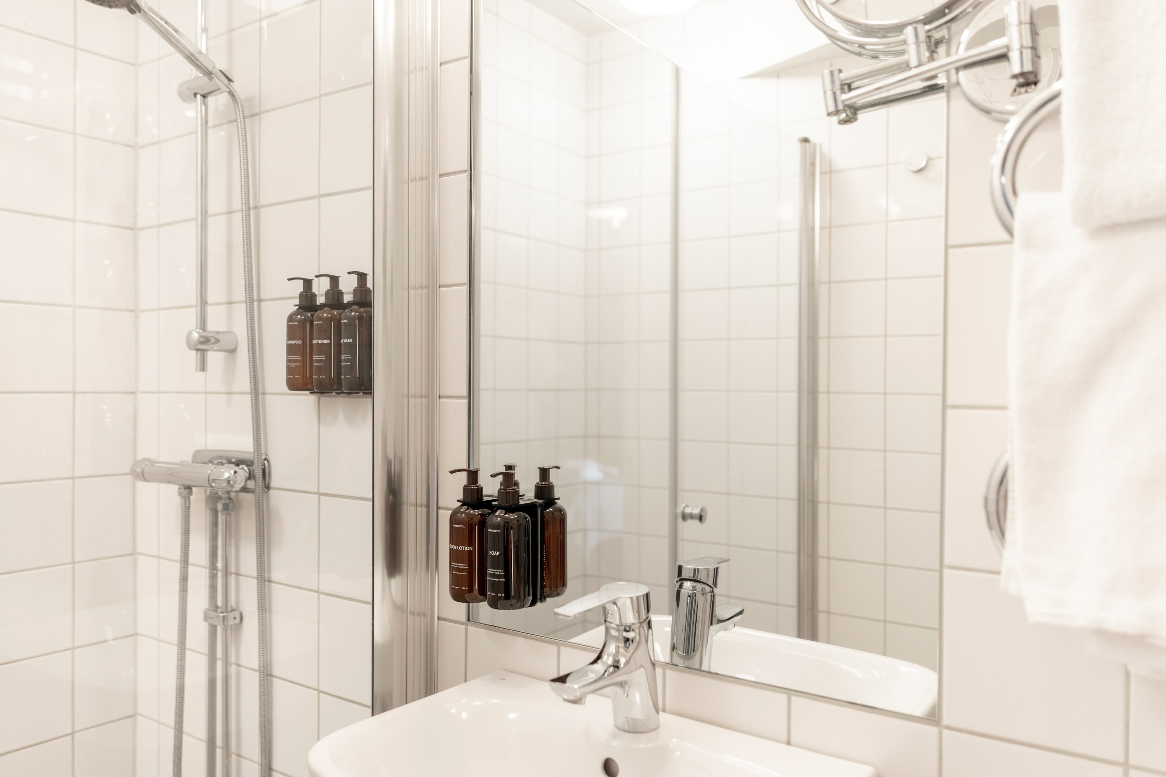 Home Hotel Tapto - Image 5
