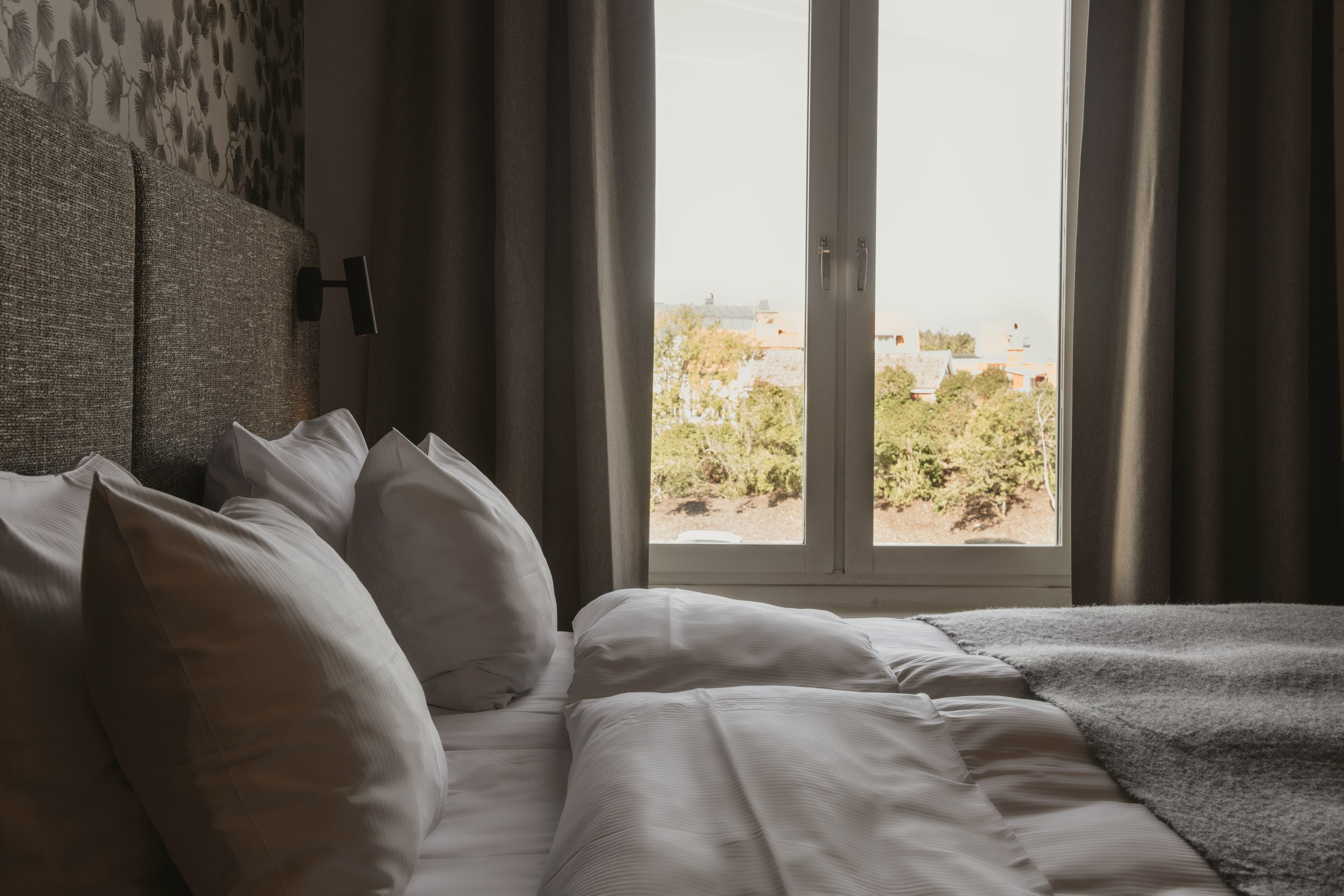 Home Hotel Post — 13