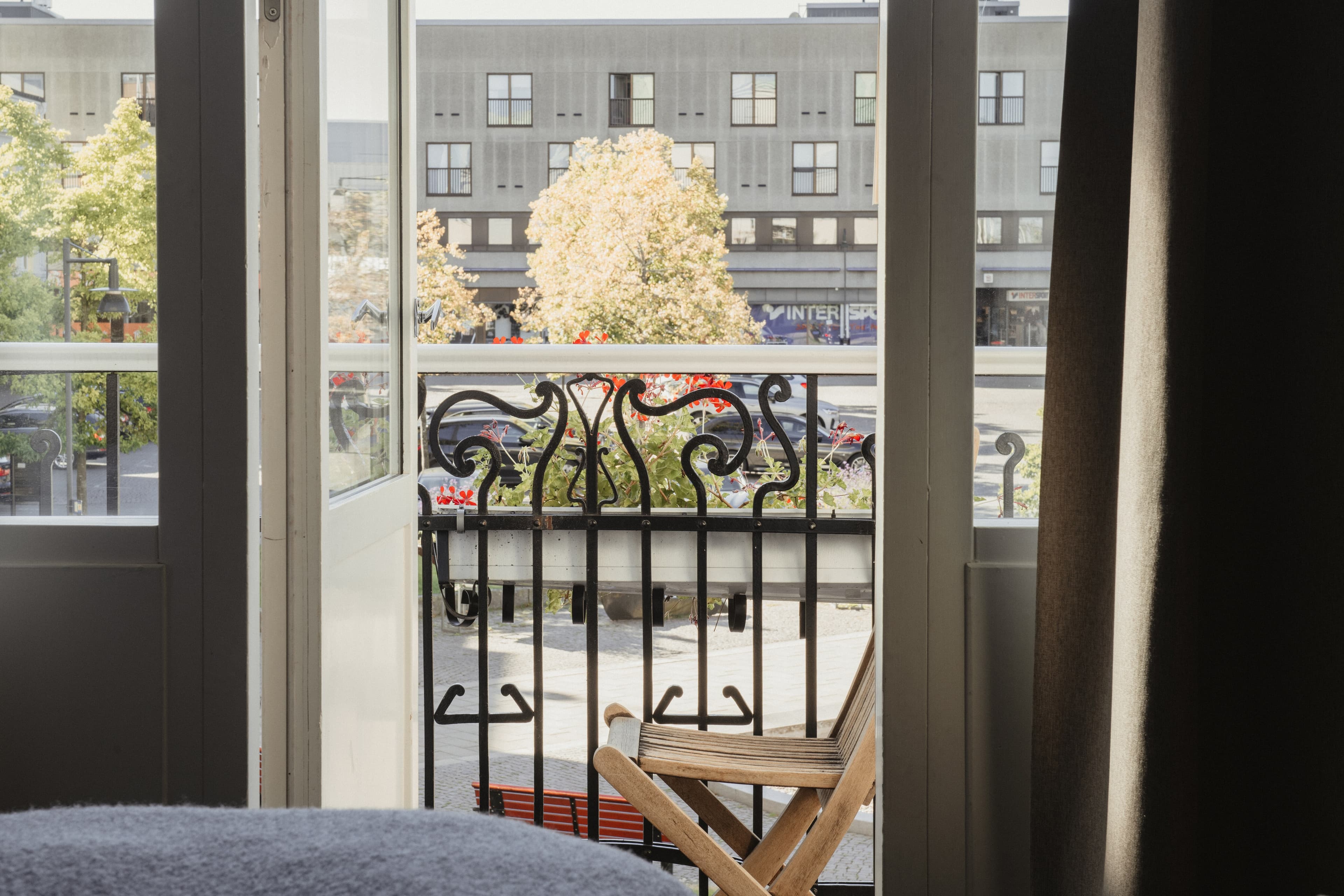 Home Hotel Post — 17