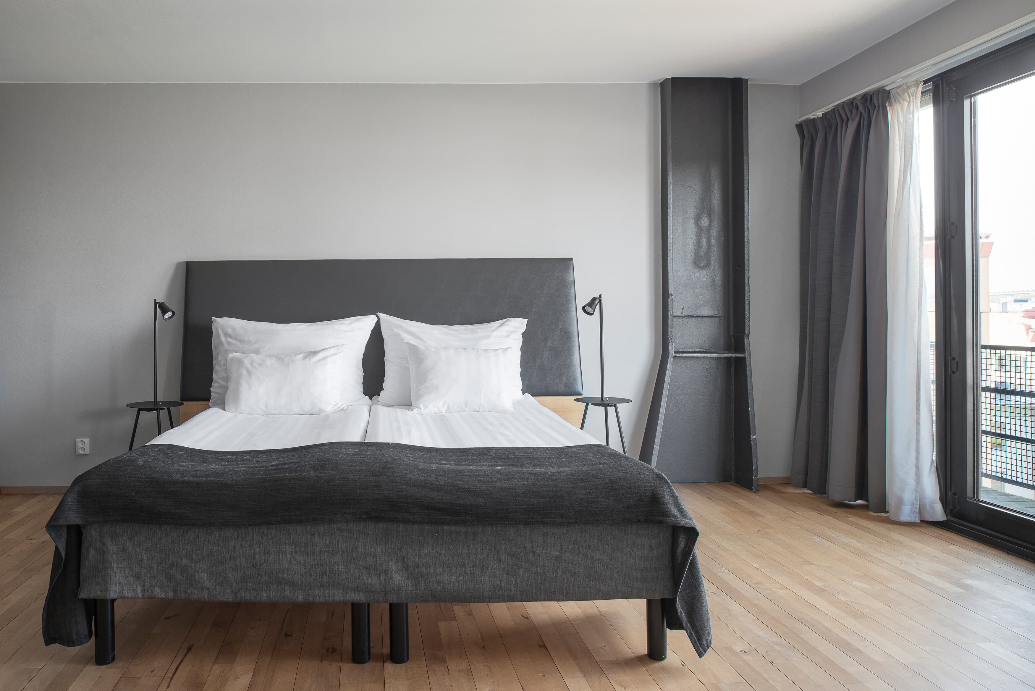 Quality Hotel 11 — 7