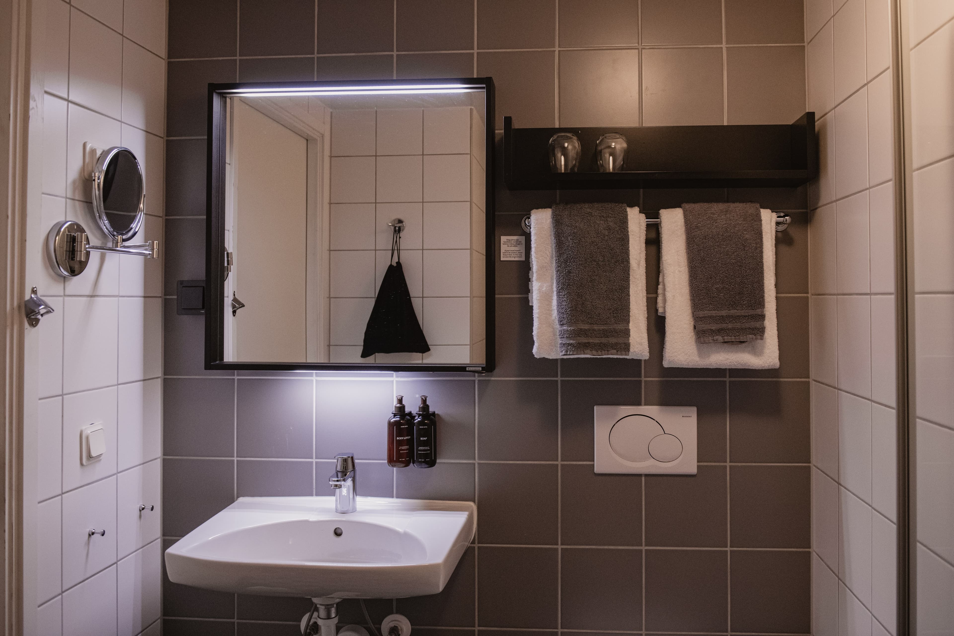 Home Hotel Odin — 9