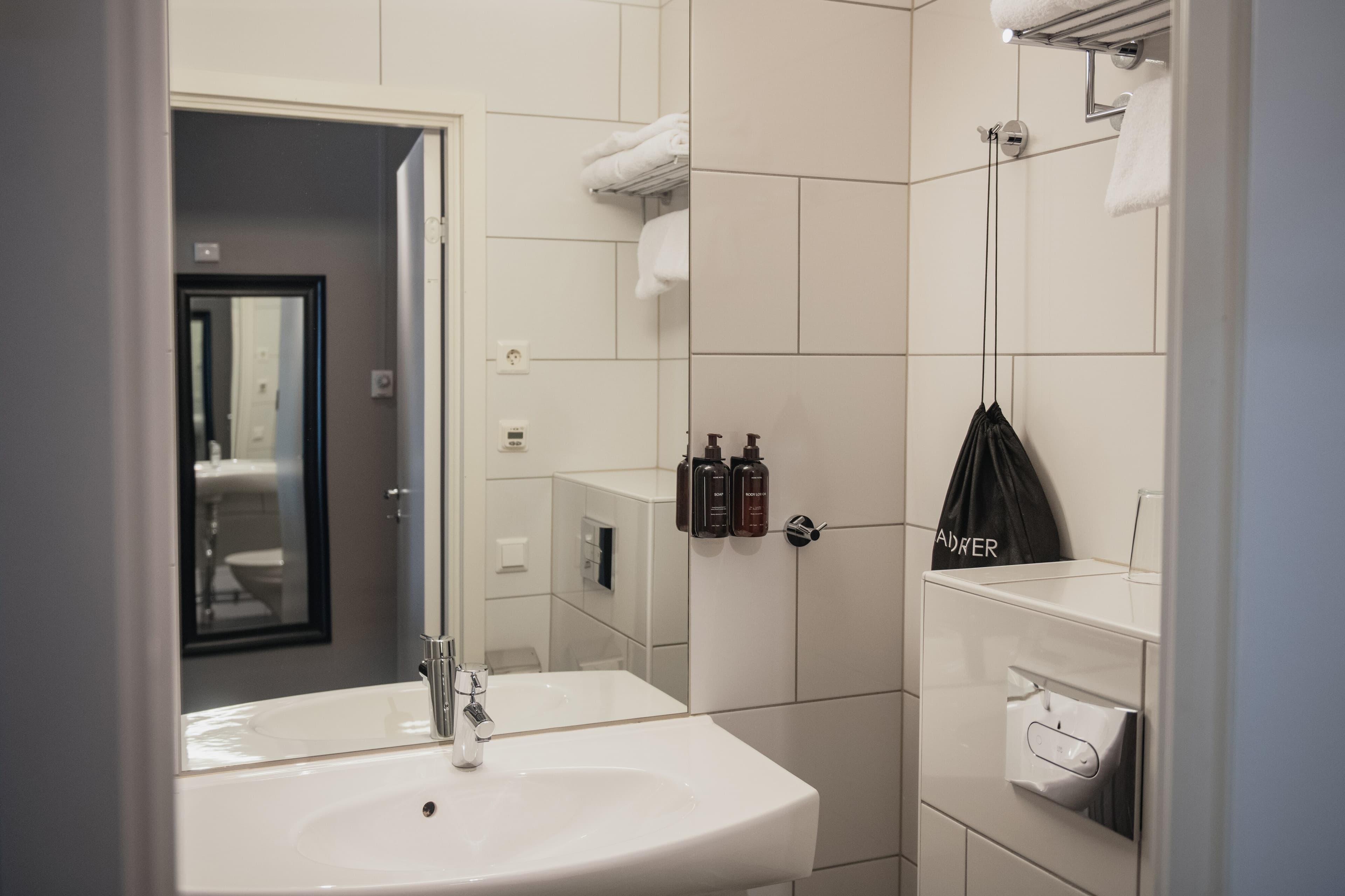 Home Hotel Plaza - Image 5
