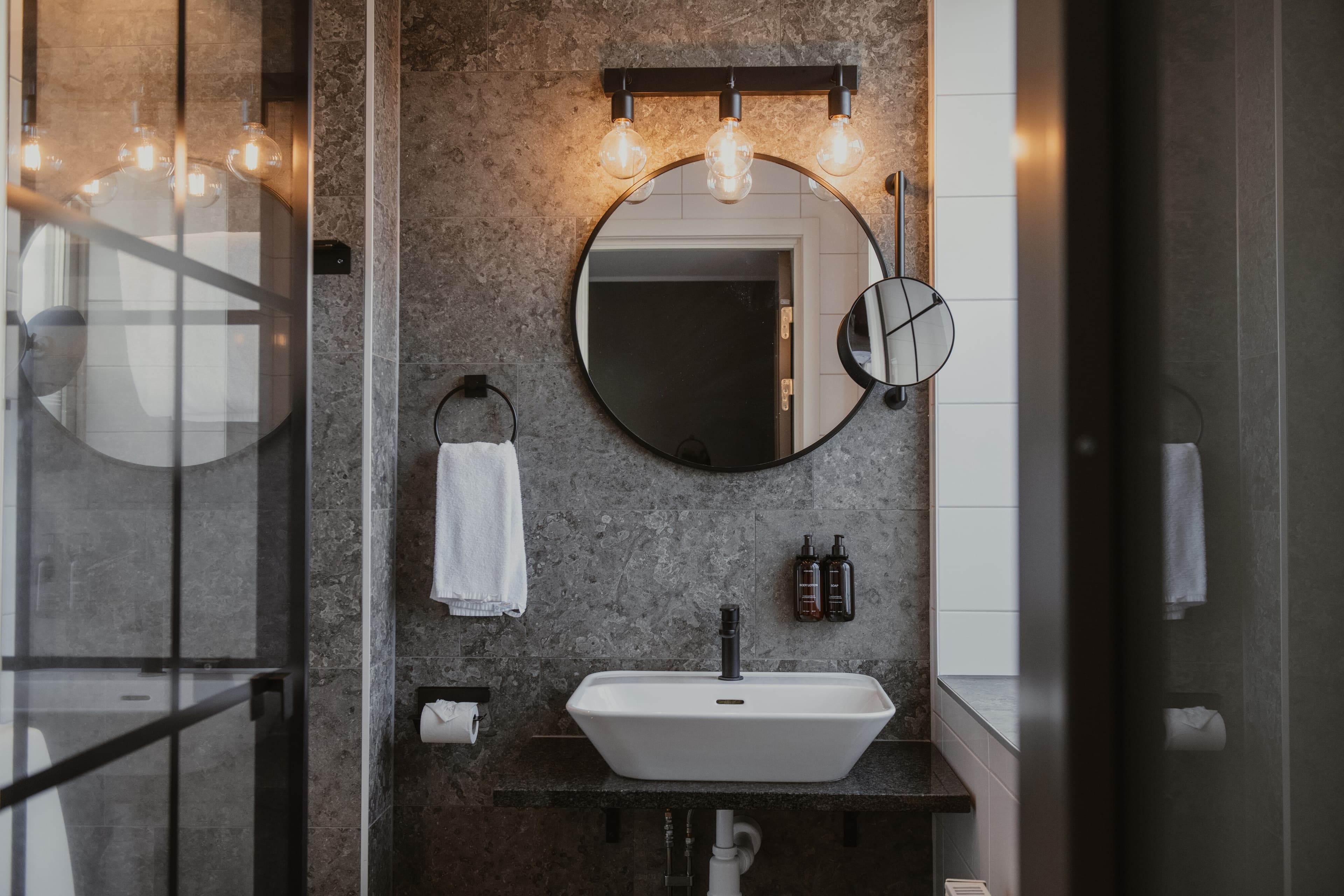 Home Hotel Cardinal - Image 4