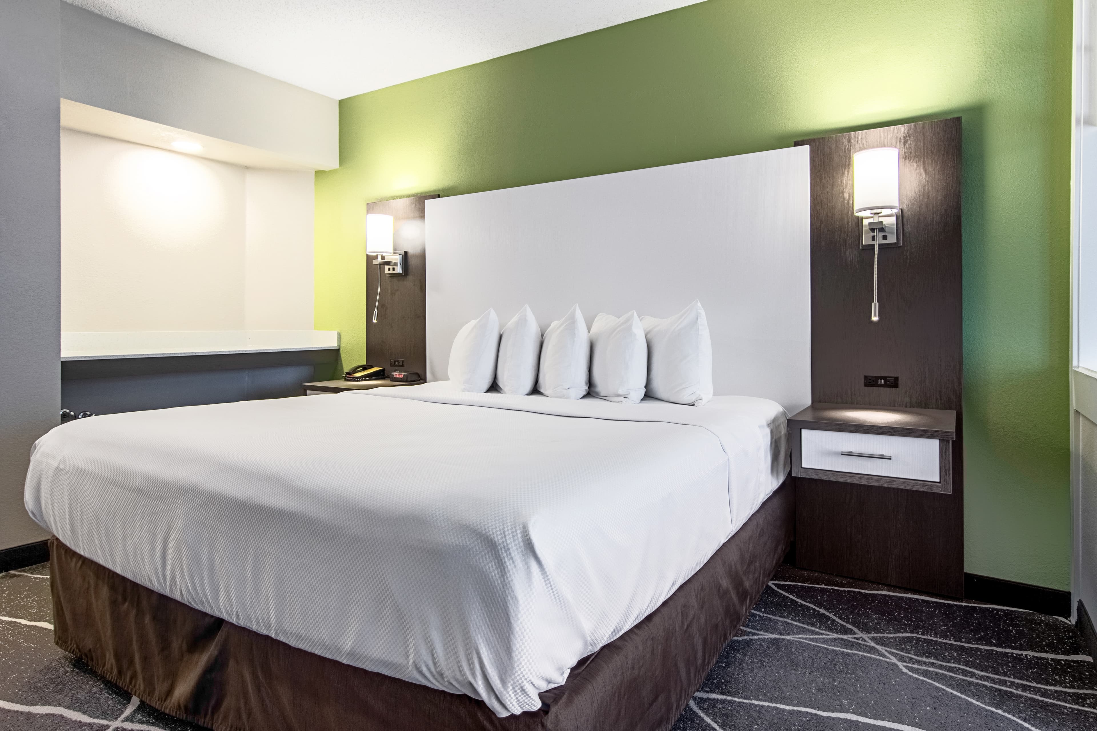 Clarion Inn Willow River - Image 4