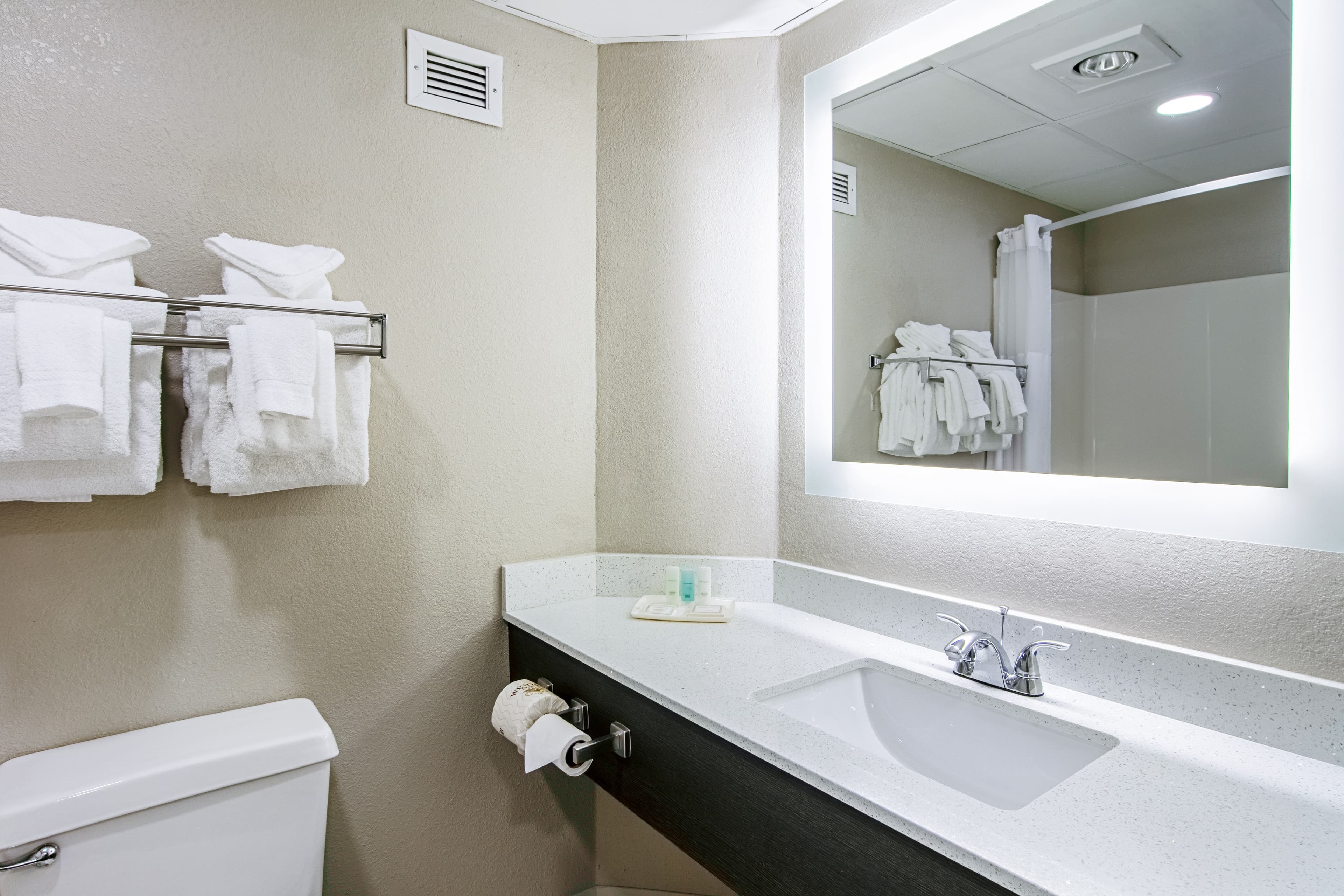 Clarion Inn Willow River — 6