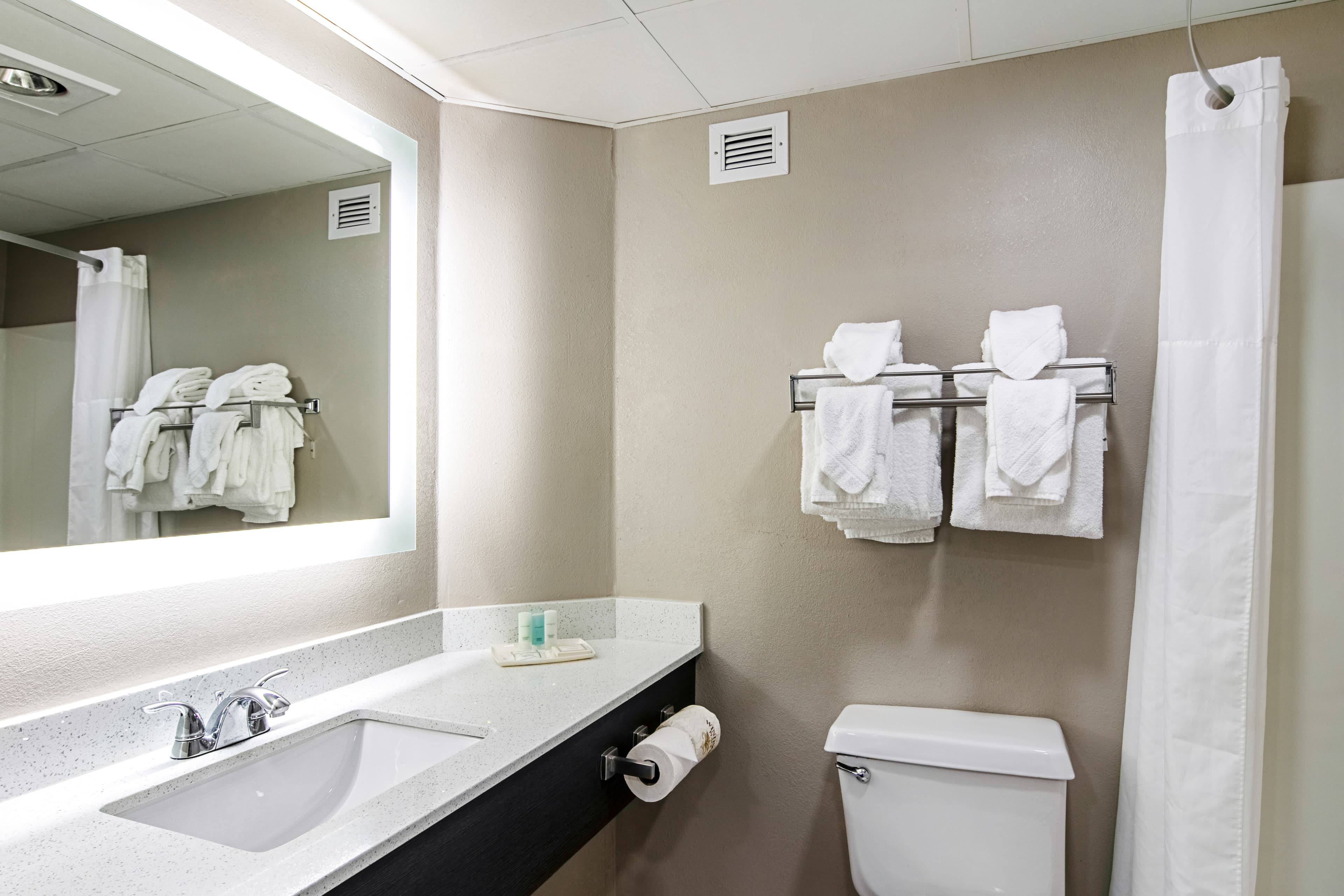 Clarion Inn Willow River — 22