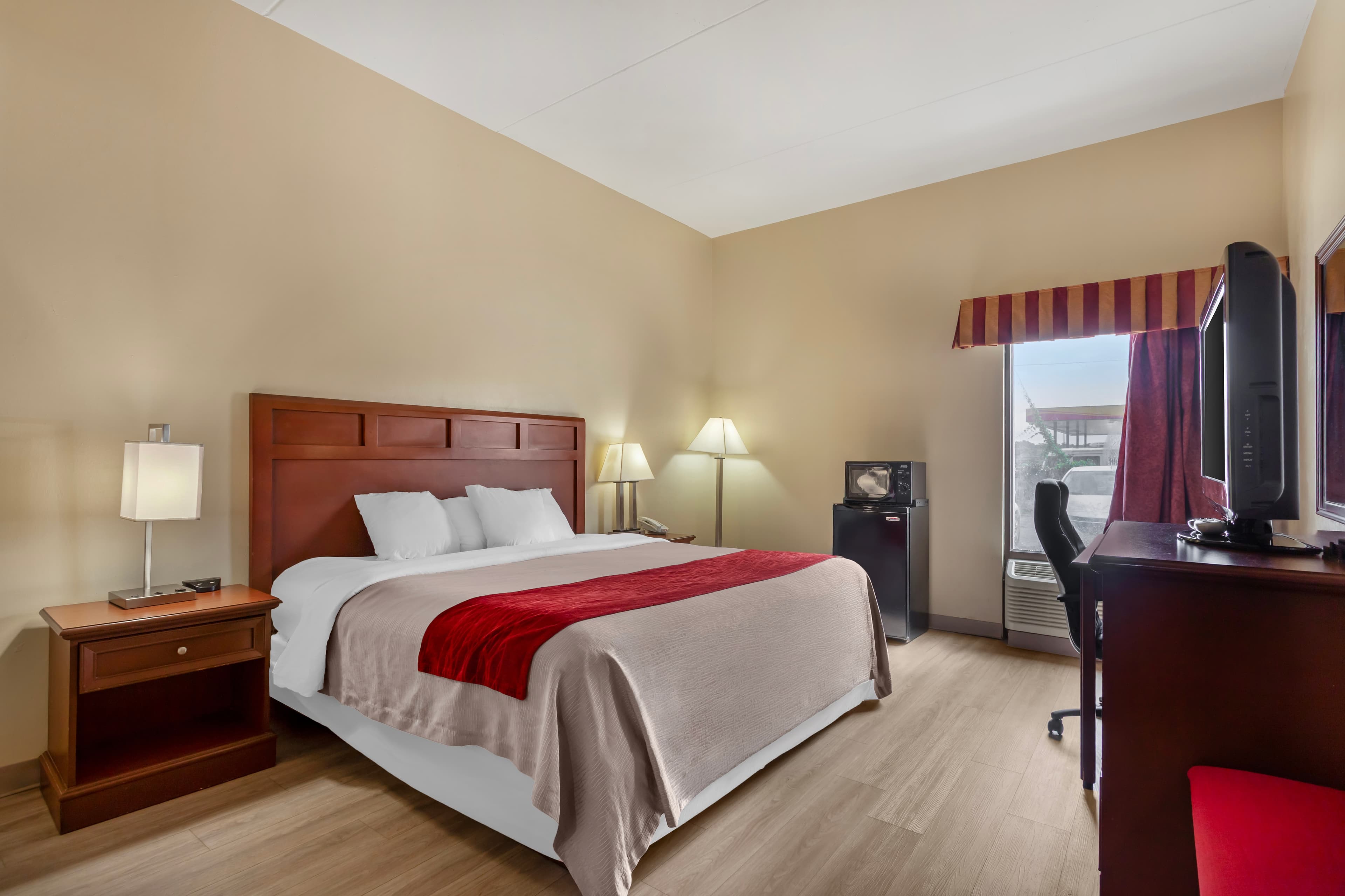 Econo Lodge Newport Smoky Mountains Gateway — 2