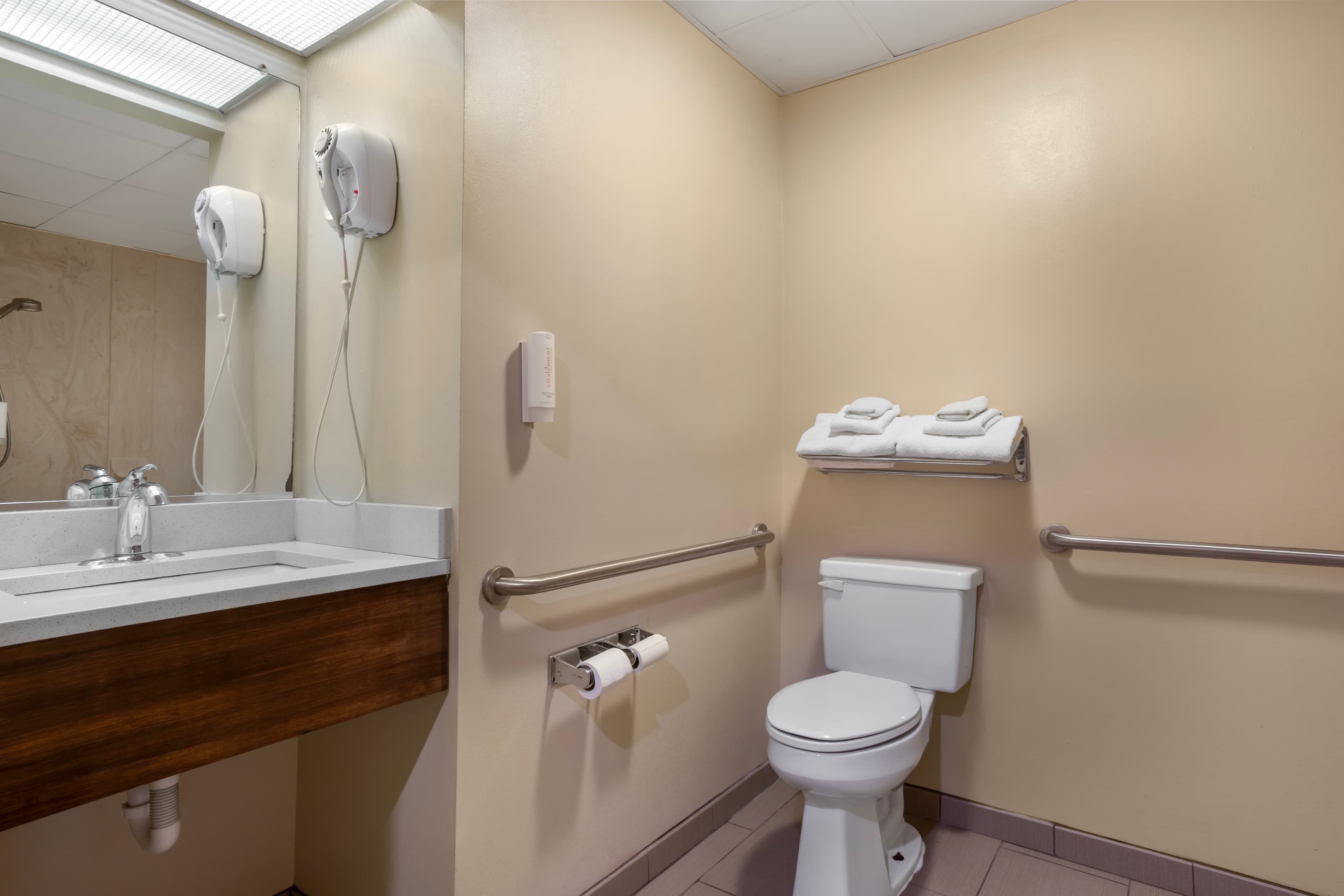 Econo Lodge Newport Smoky Mountains Gateway — 5